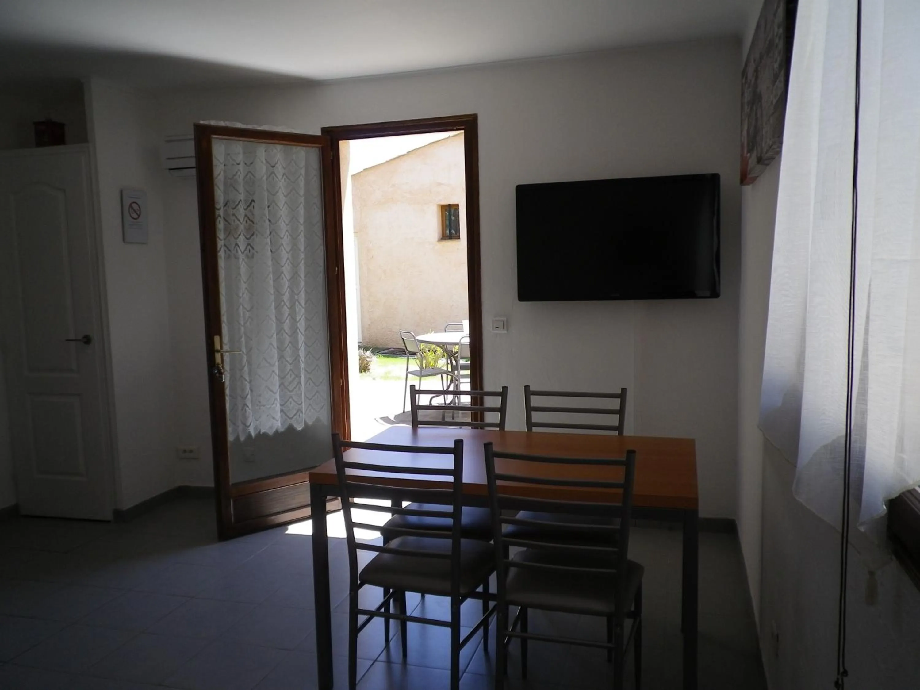 Dining area in Chambres d'hôtes Villa Alizé