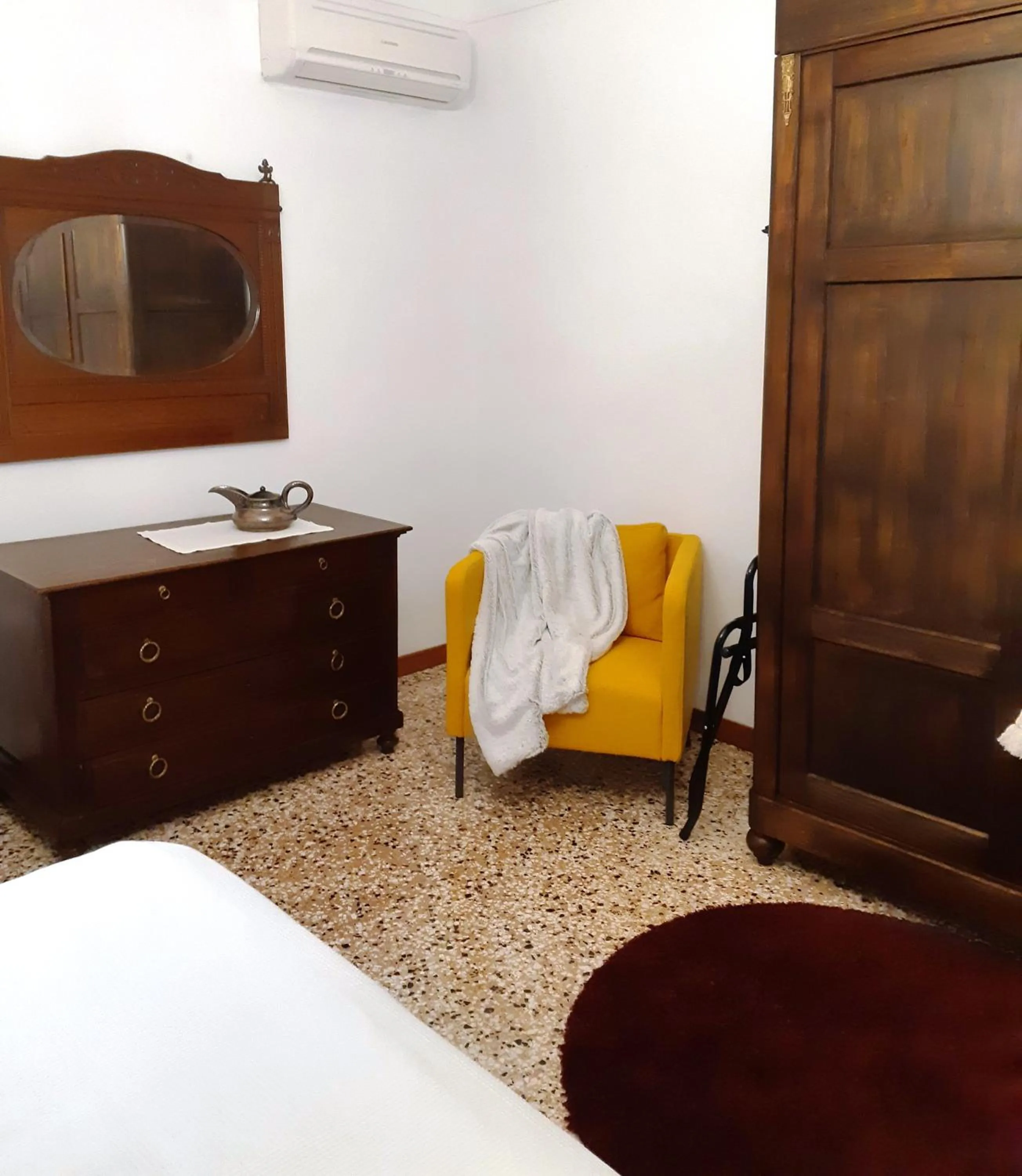 Photo of the whole room, Bed in Palazzo Strassoldo bed & breakfast