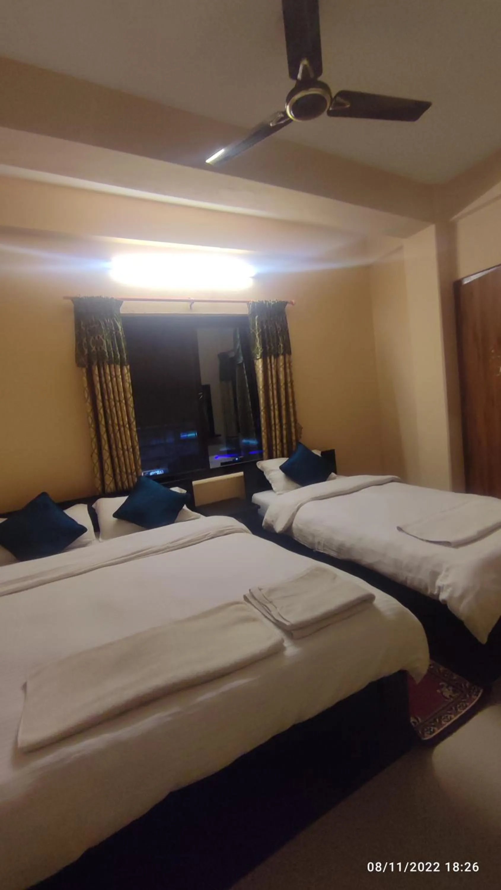 Bed in The Eagle Zone