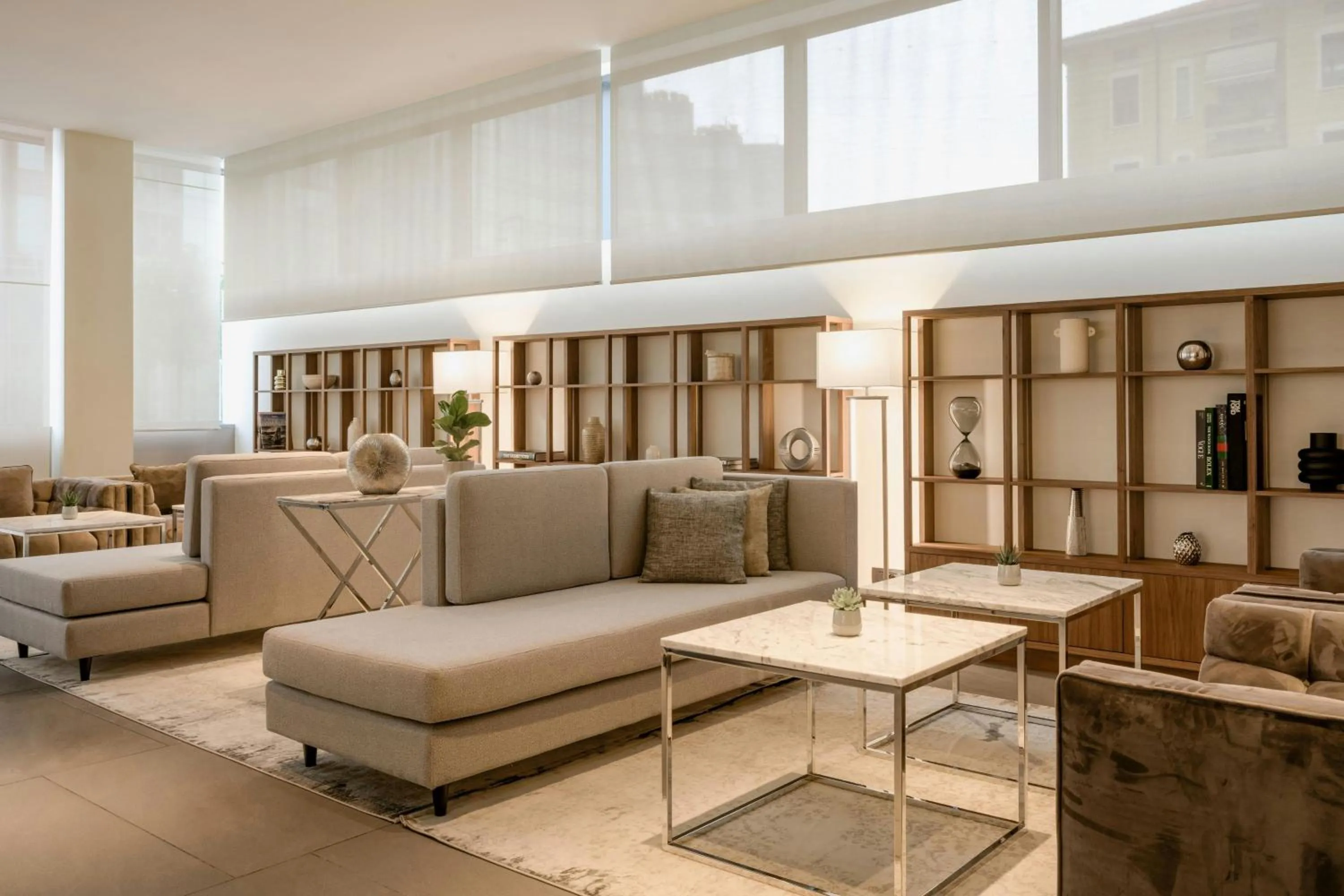 Lounge or bar in AC Hotel by Marriott Milan Sesto