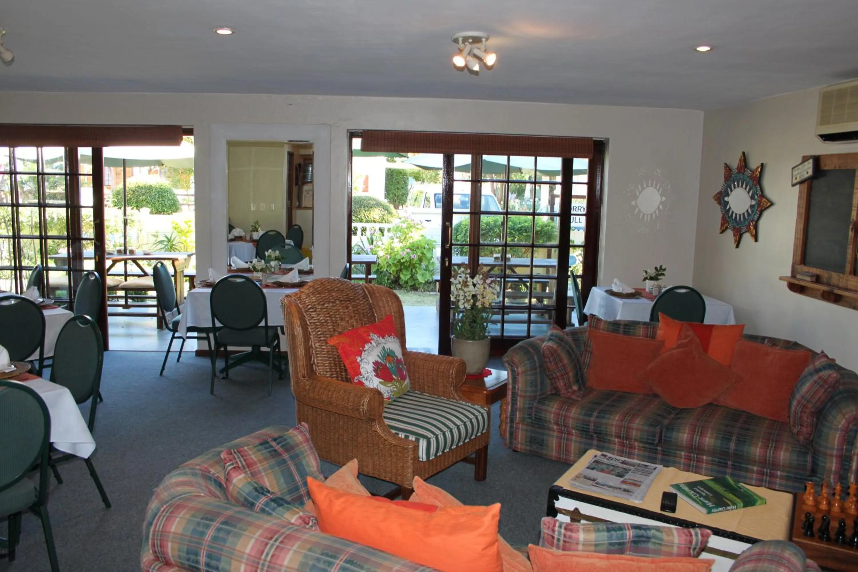 Restaurant/places to eat in Pelican Lodge Guesthouse