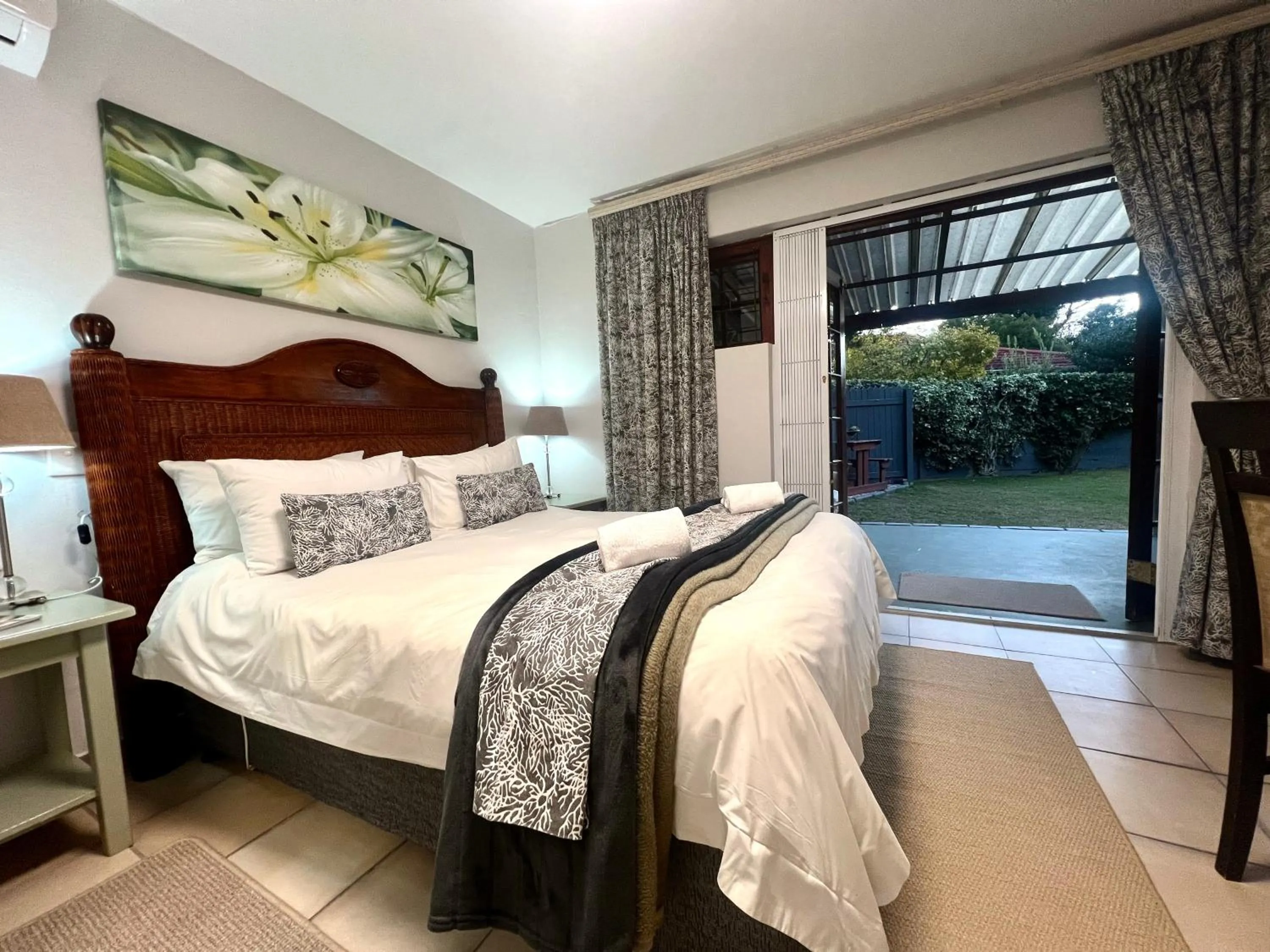 Bed in Pelican Lodge Guesthouse