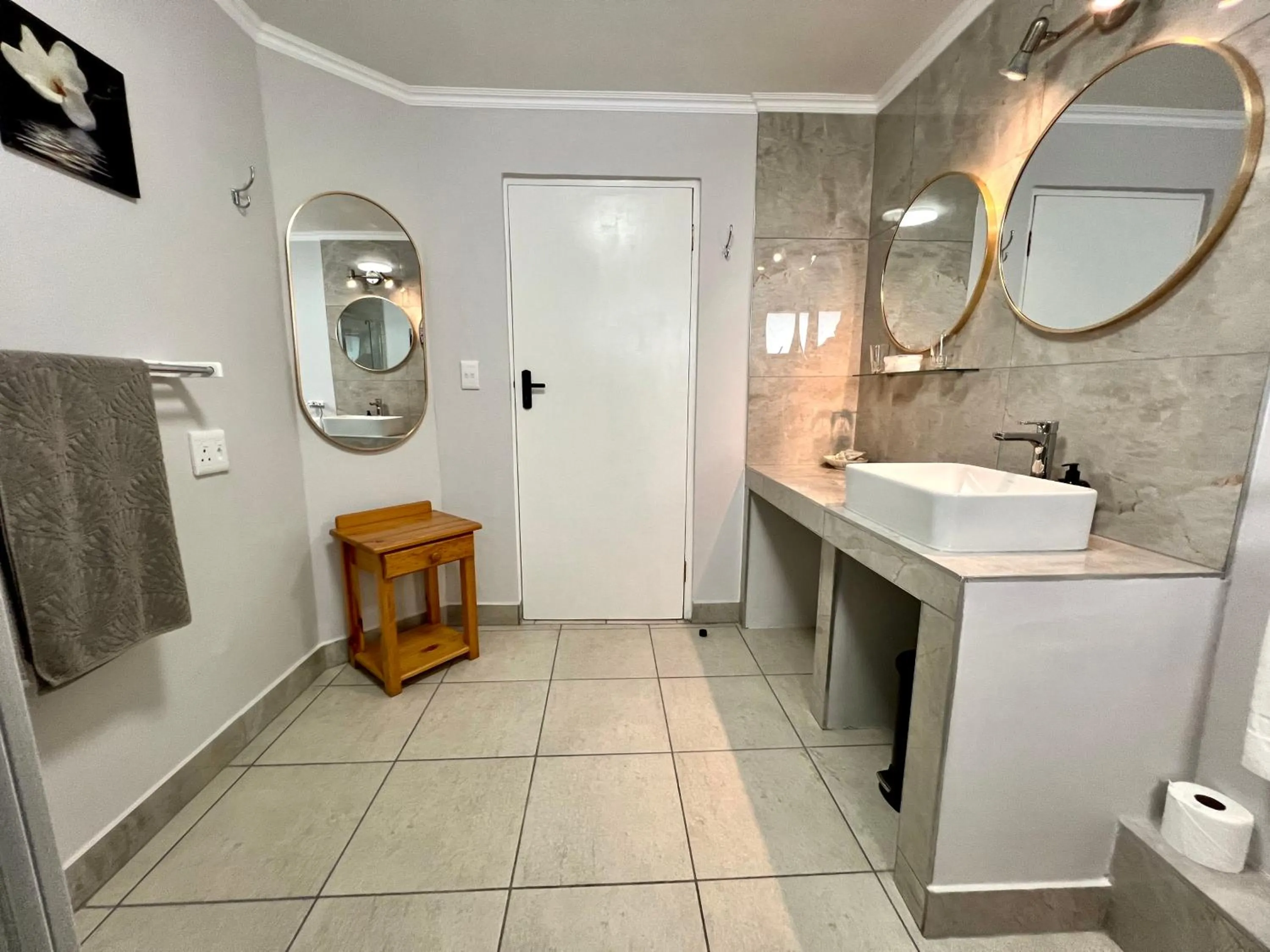 Bathroom in Pelican Lodge Guesthouse