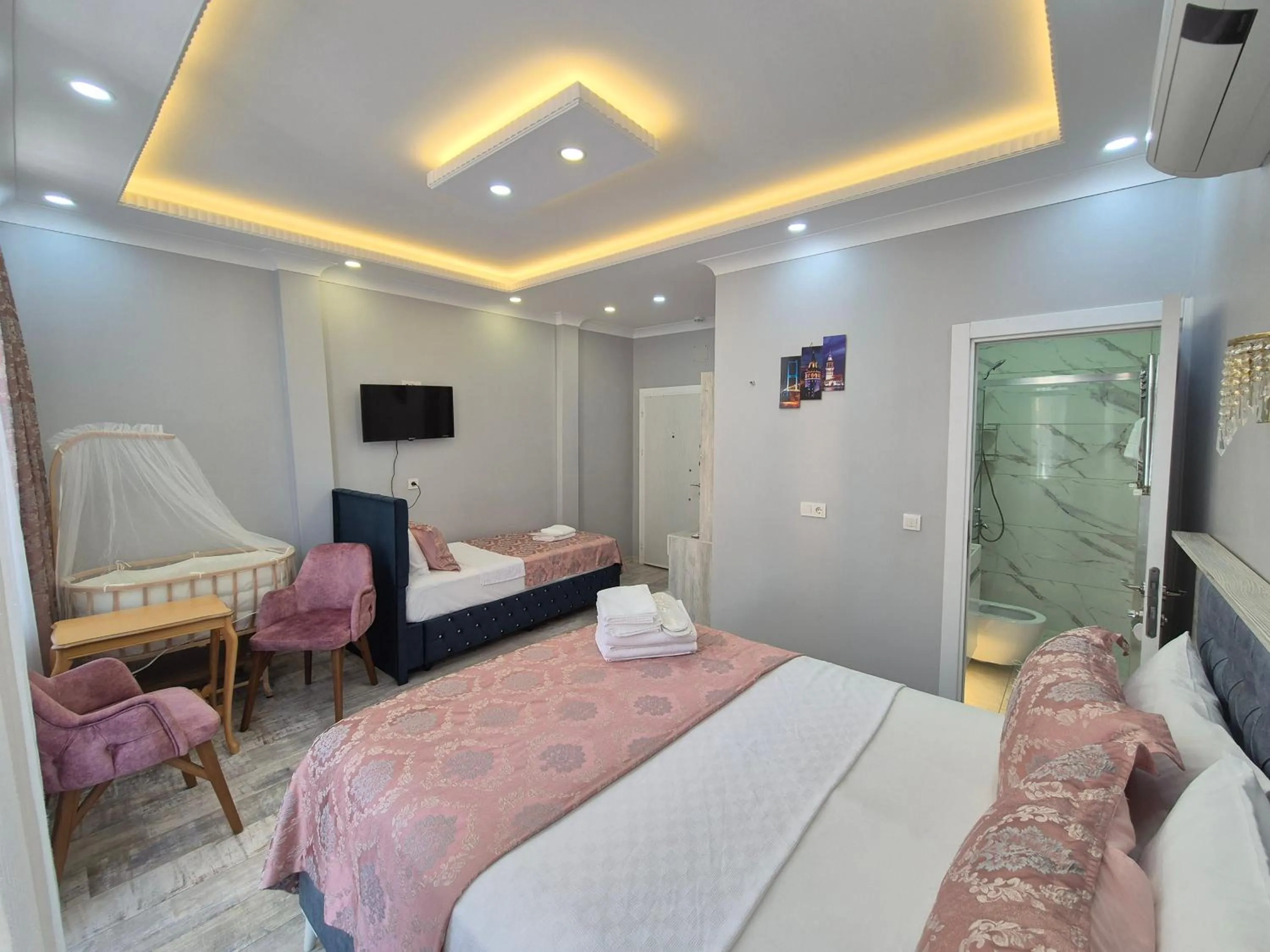 Photo of the whole room, Bed in VERSECA HOTEL