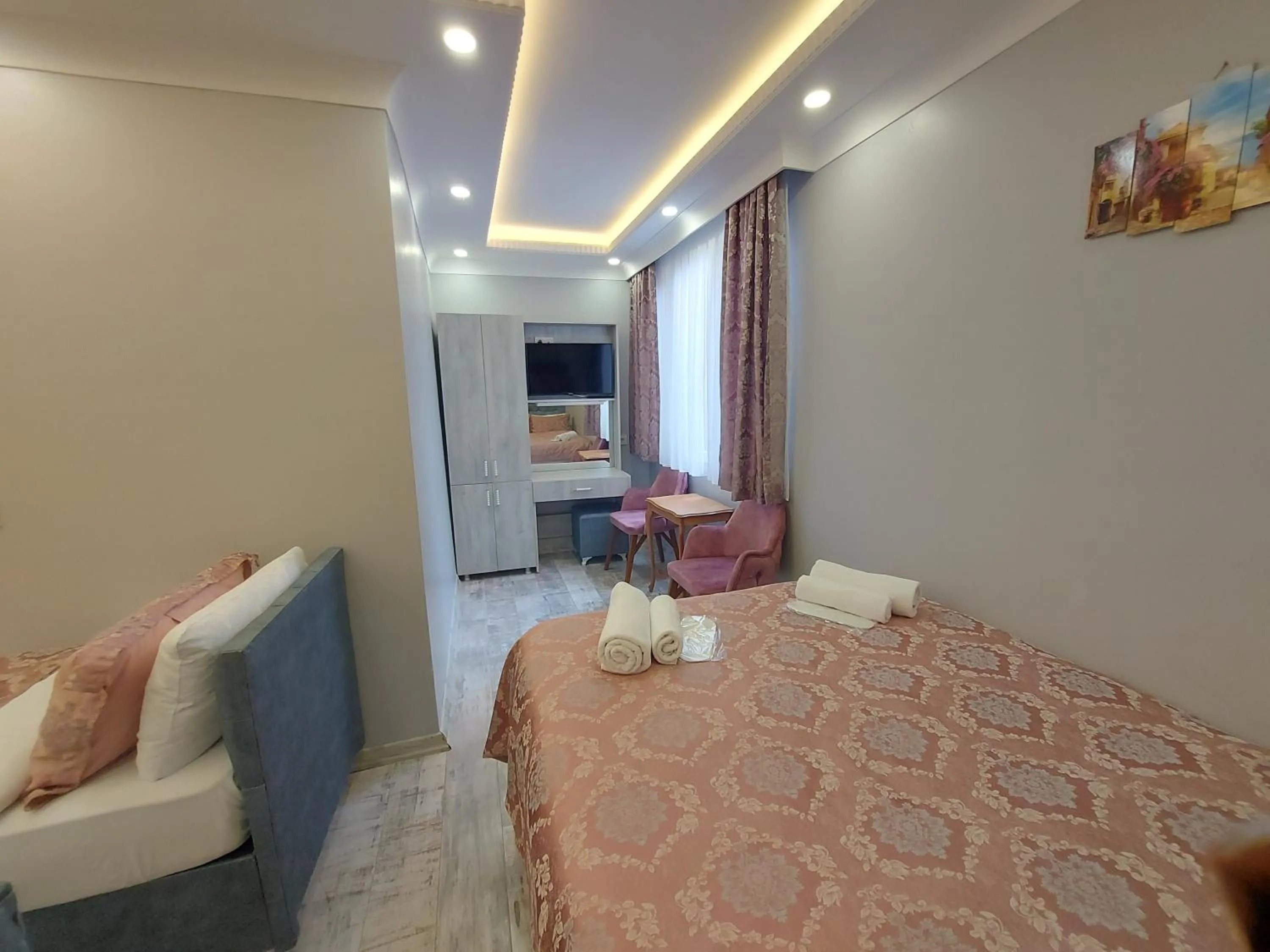 Photo of the whole room, Bed in VERSECA HOTEL