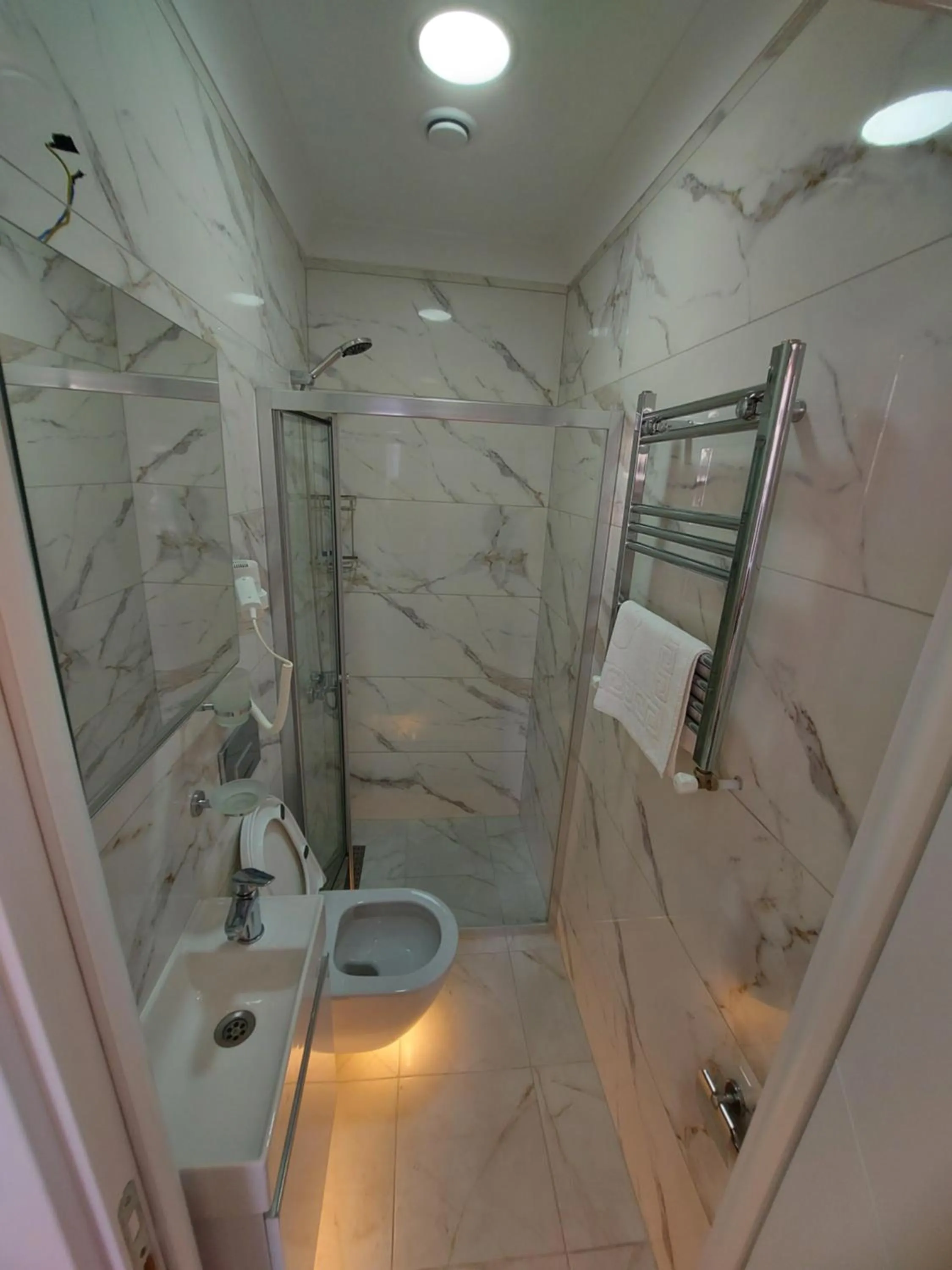 Bathroom in VERSECA HOTEL