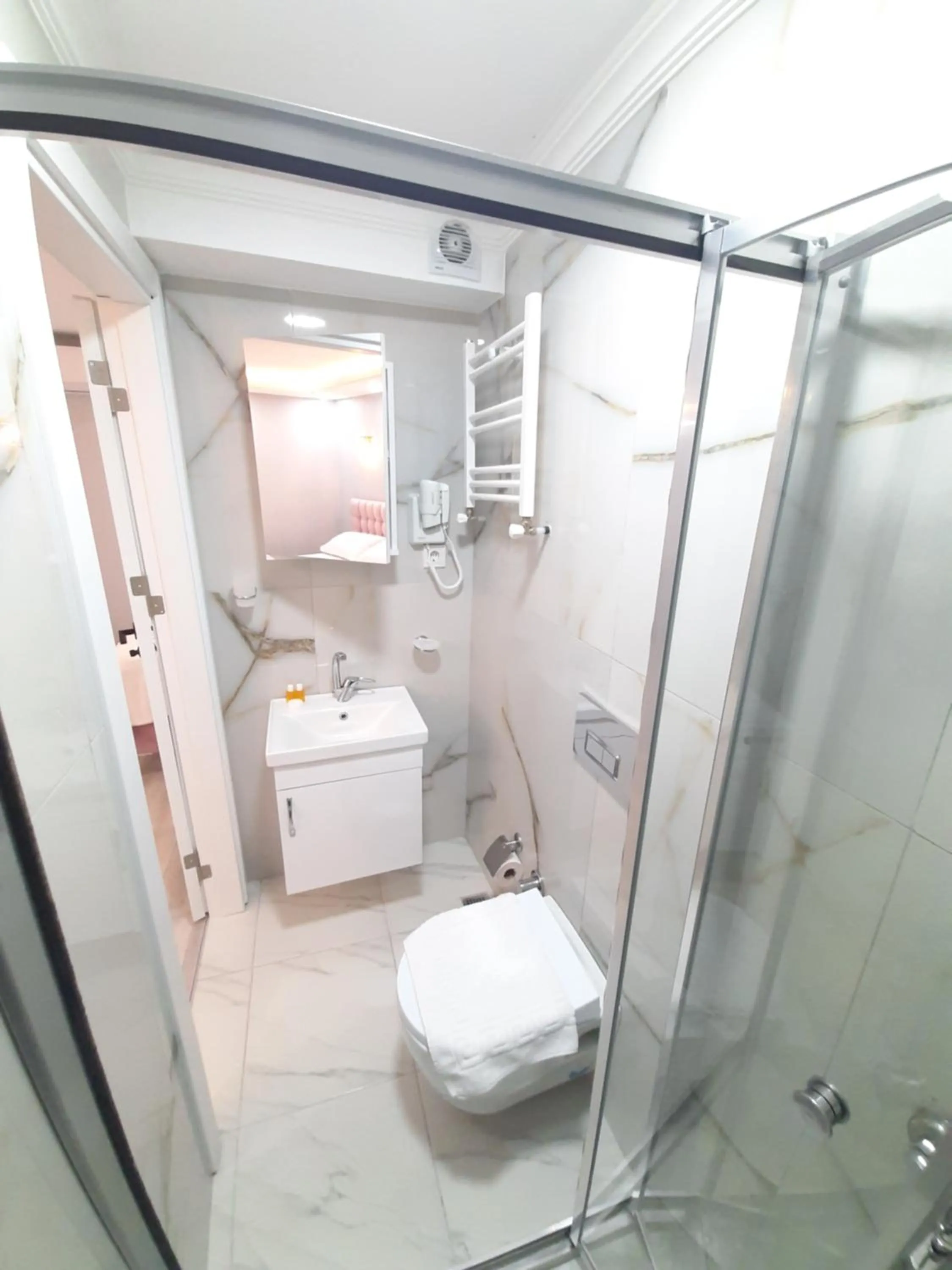 Bathroom in VERSECA HOTEL