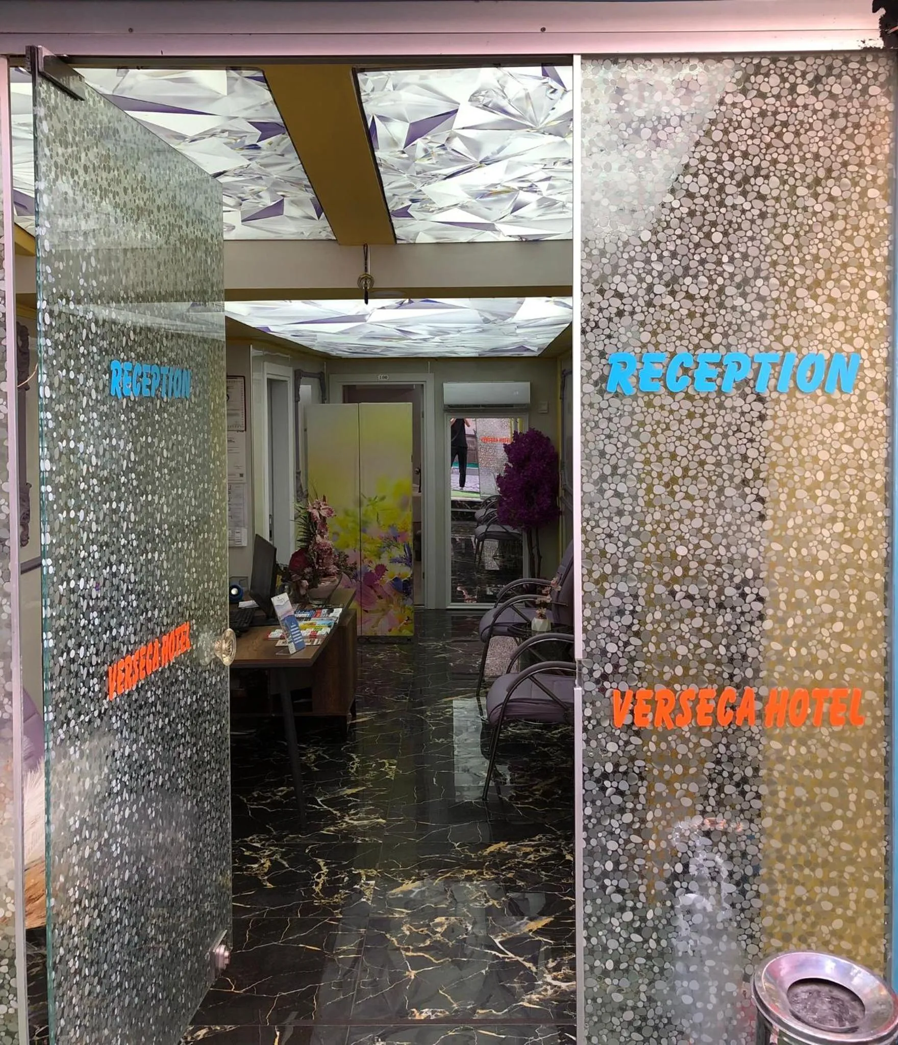 acessibility in VERSECA HOTEL