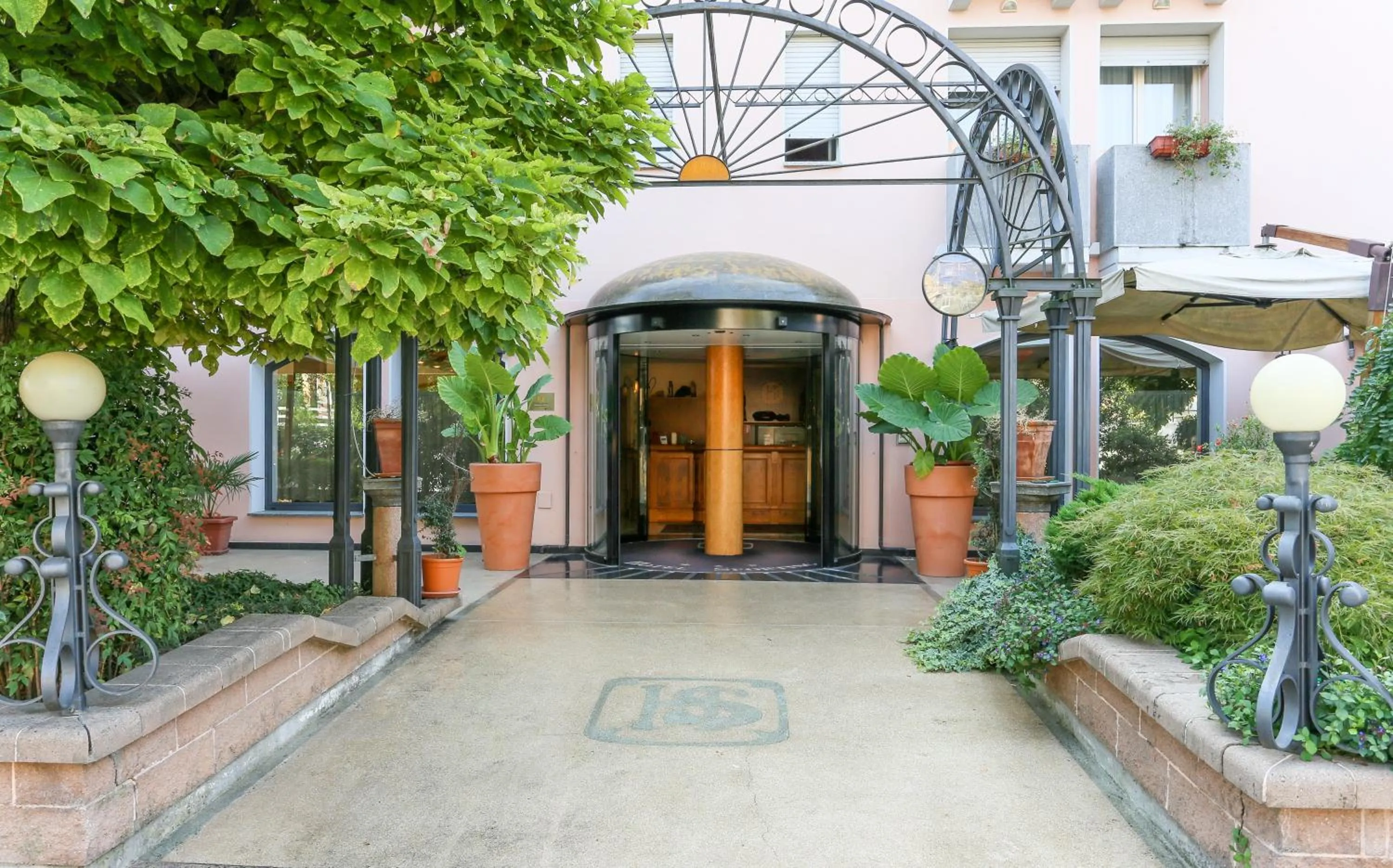 Facade/entrance in Hotel Sporting