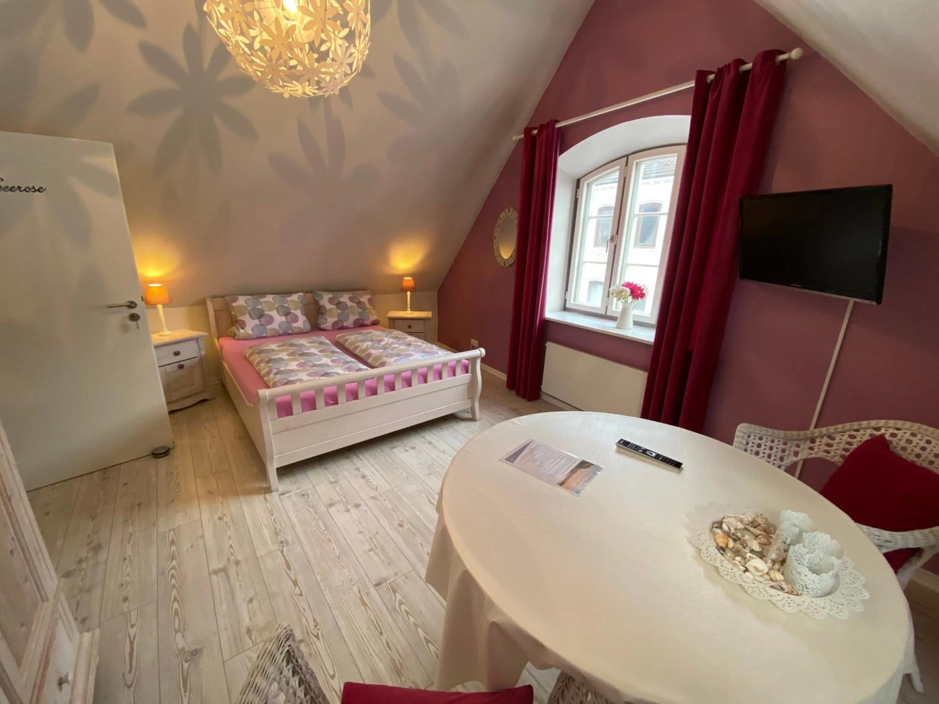 Photo of the whole room, Bed in Gästehaus Lavendel