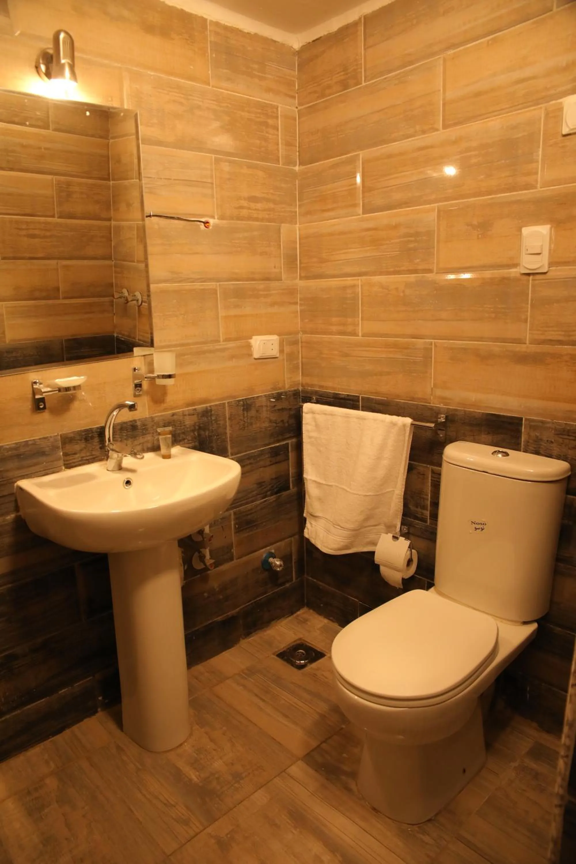 Bathroom in Gresham Hotel