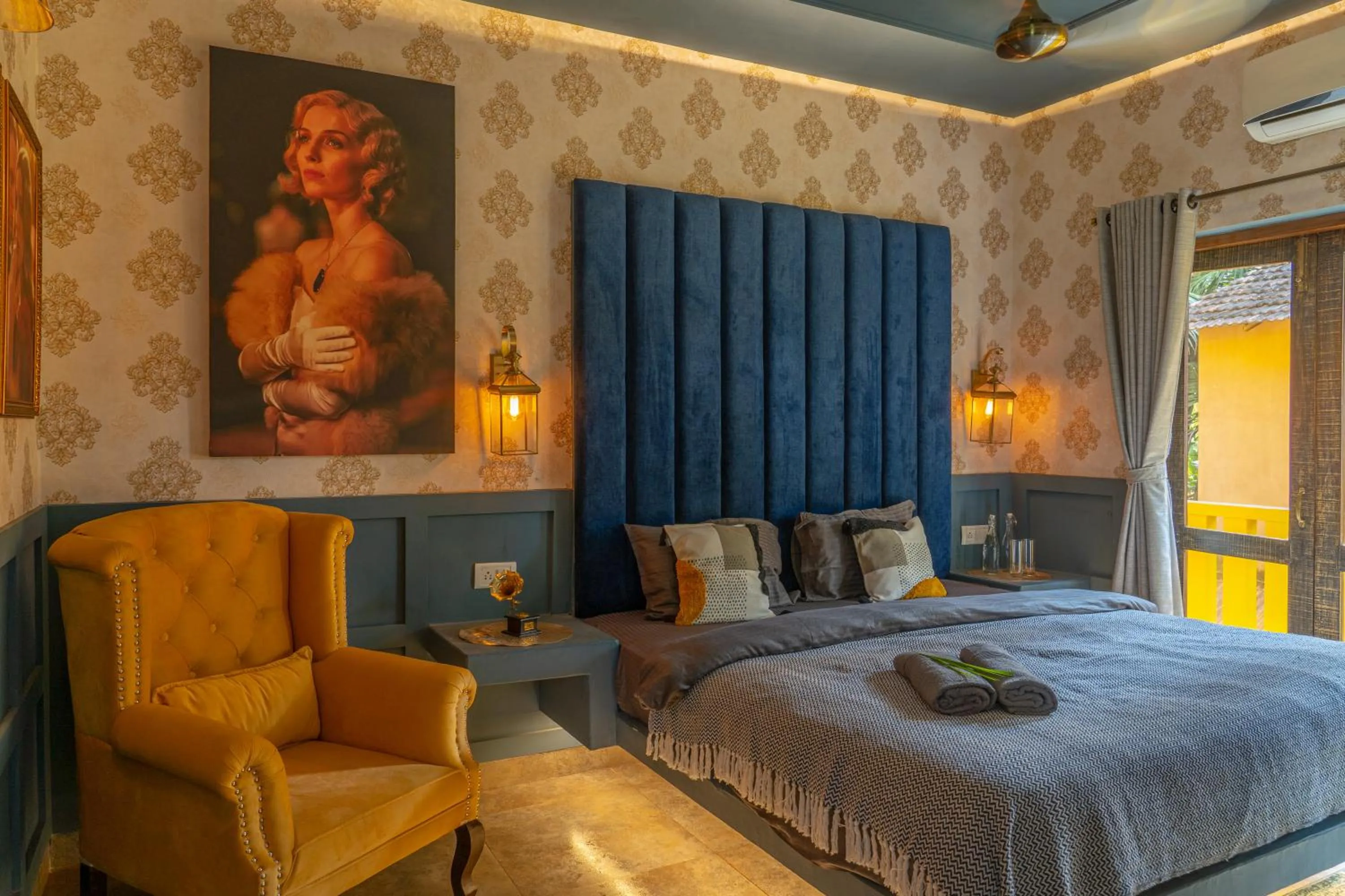 Photo of the whole room, Bed in Whoopers Boutique Hotel, Anjuna