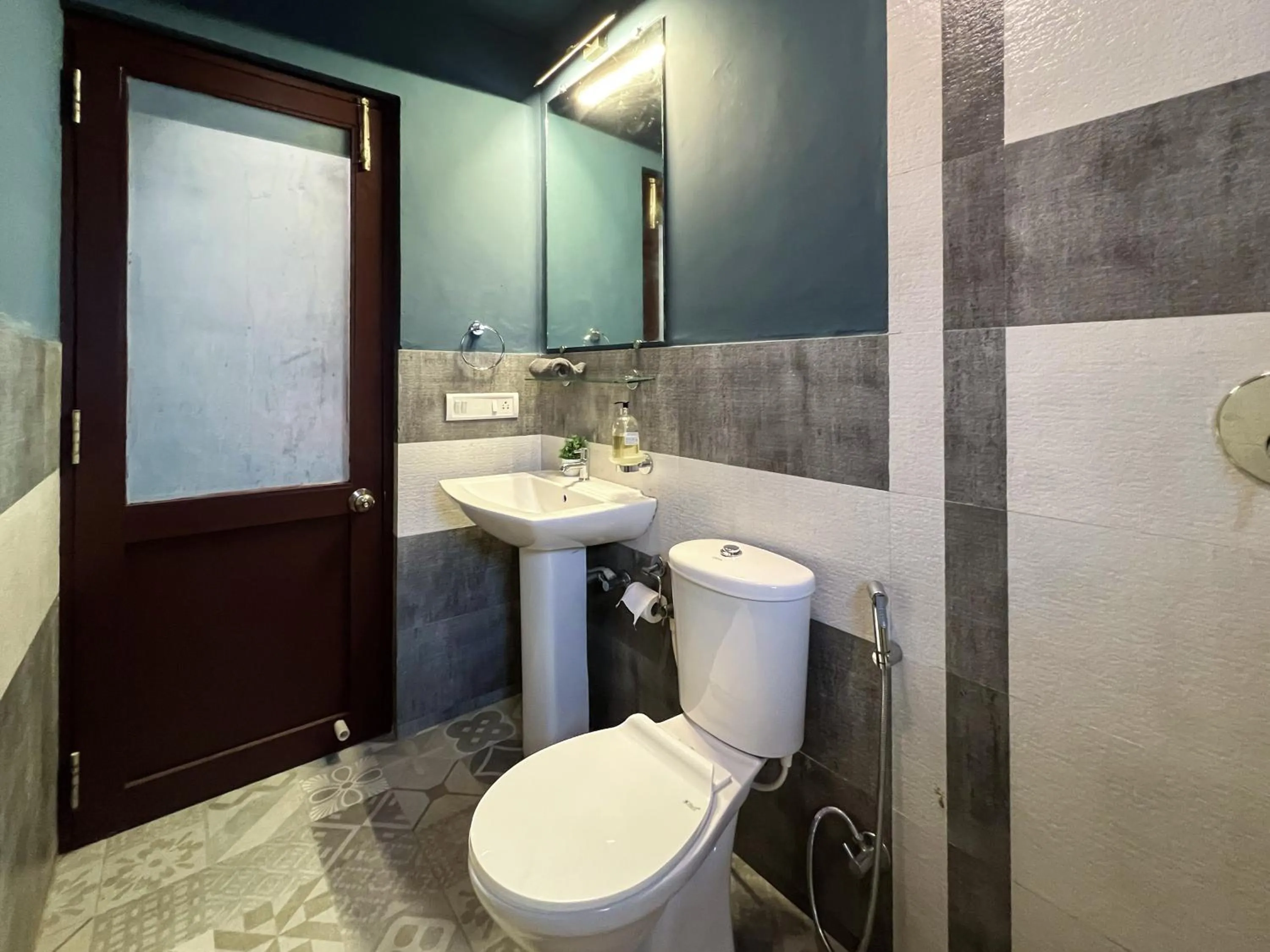 Bathroom in Whoopers Boutique Hotel, Anjuna