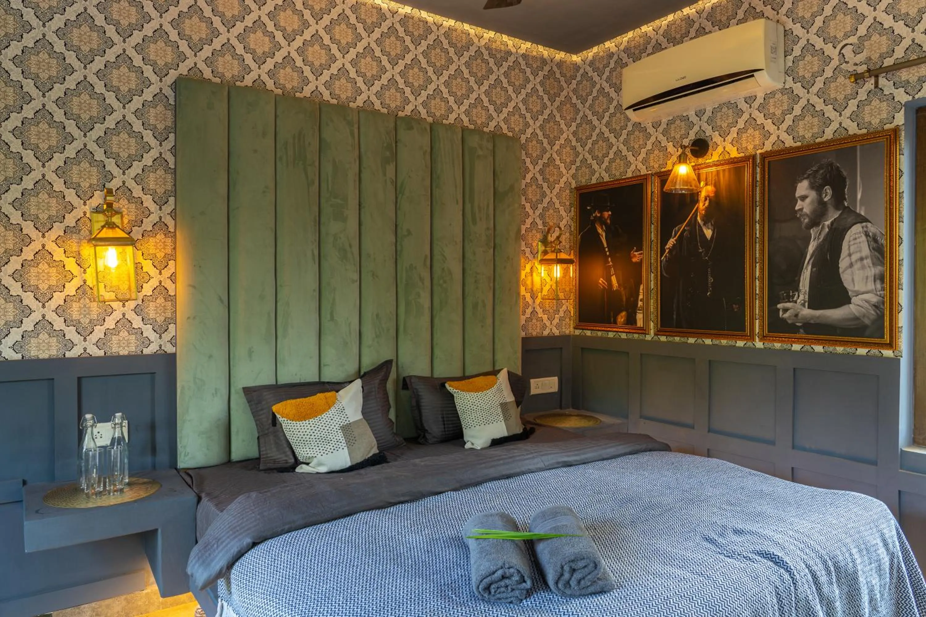 Photo of the whole room, Bed in Whoopers Boutique Hotel, Anjuna