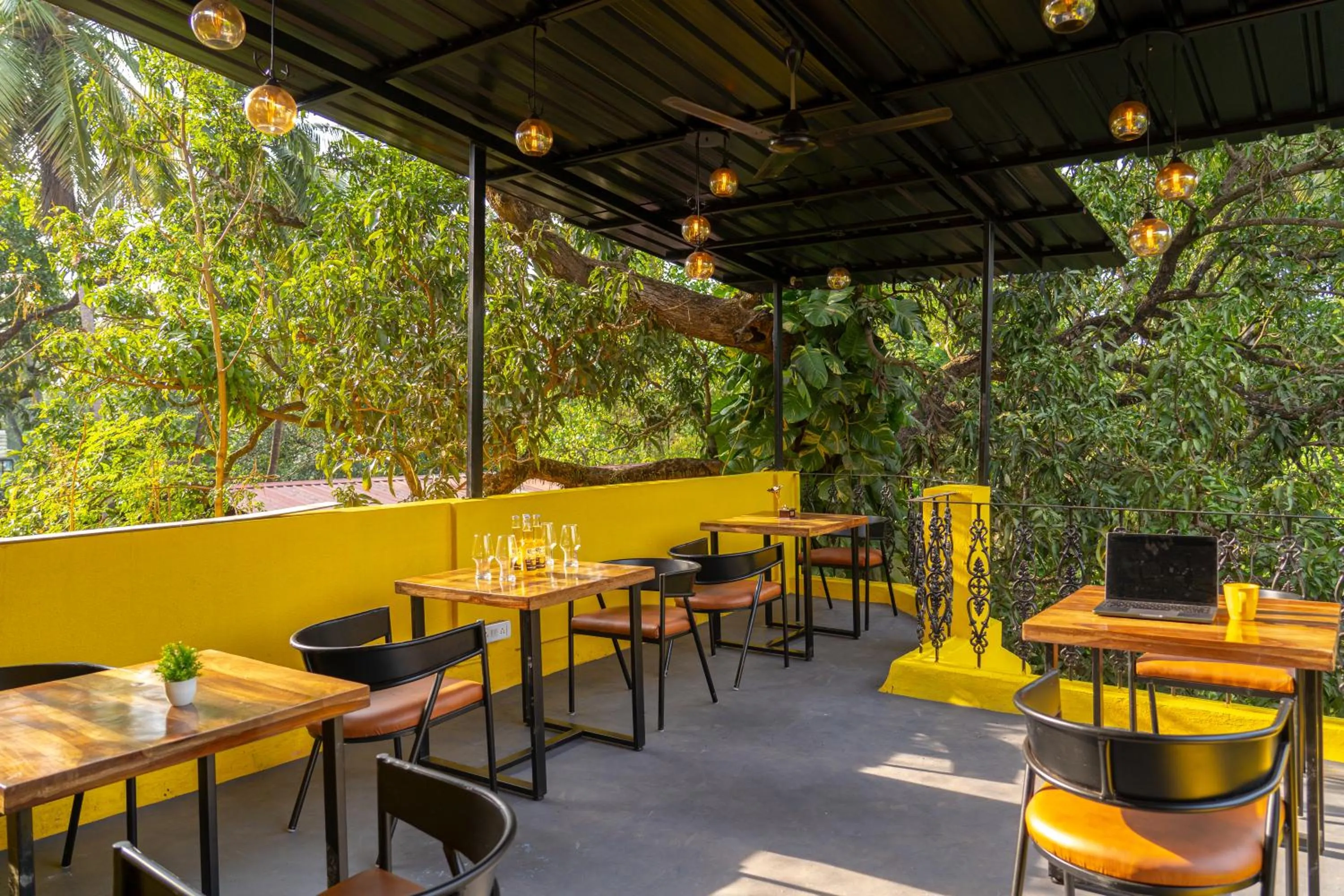 Restaurant/places to eat in Whoopers Boutique Hotel, Anjuna