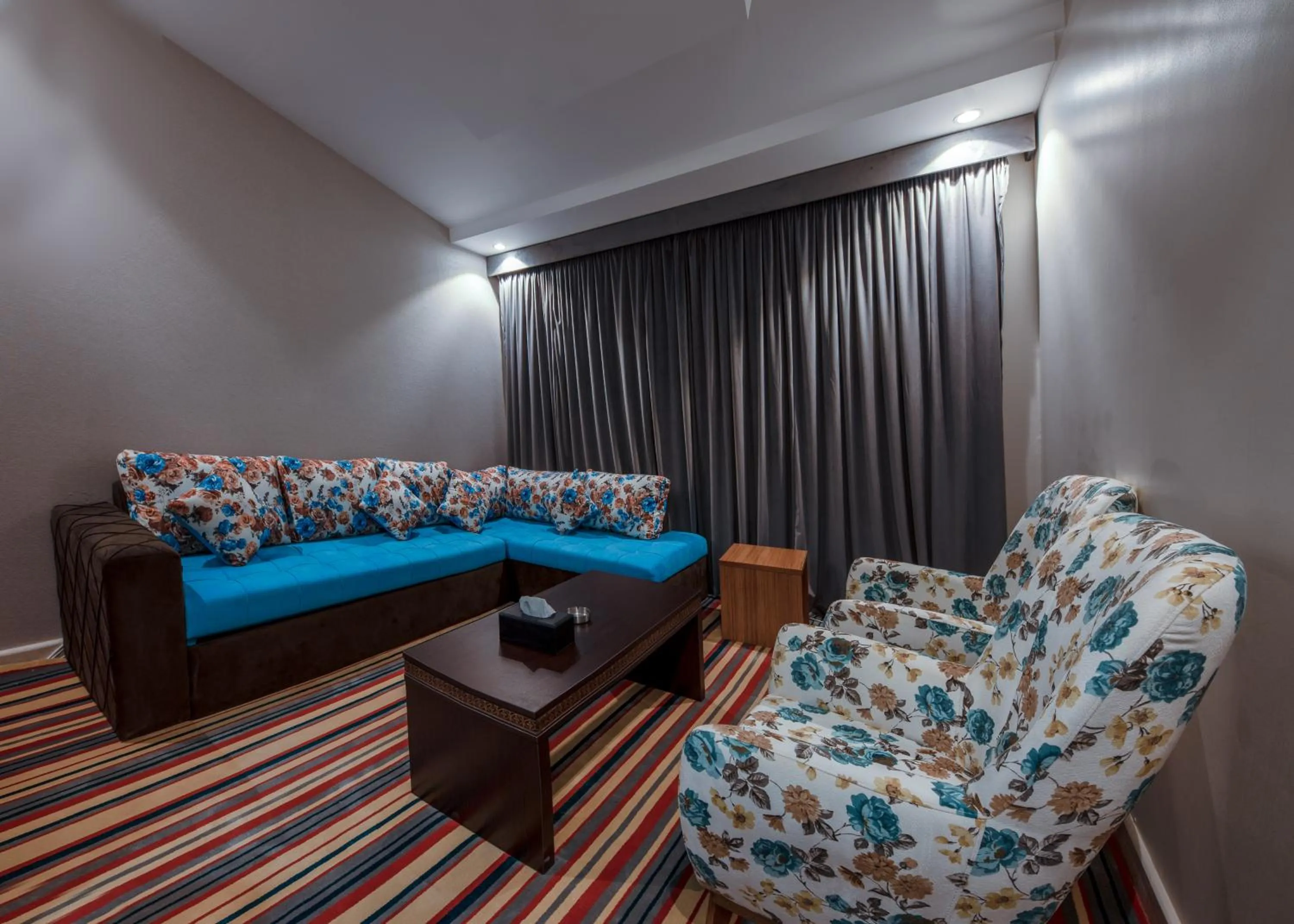 Living room in Shyan Hotel