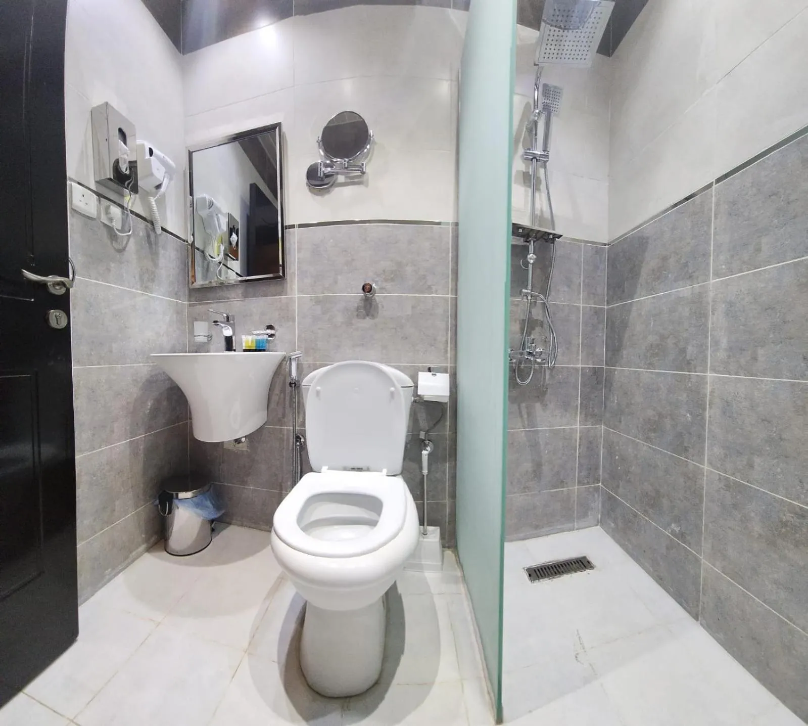 Shower in Shyan Hotel