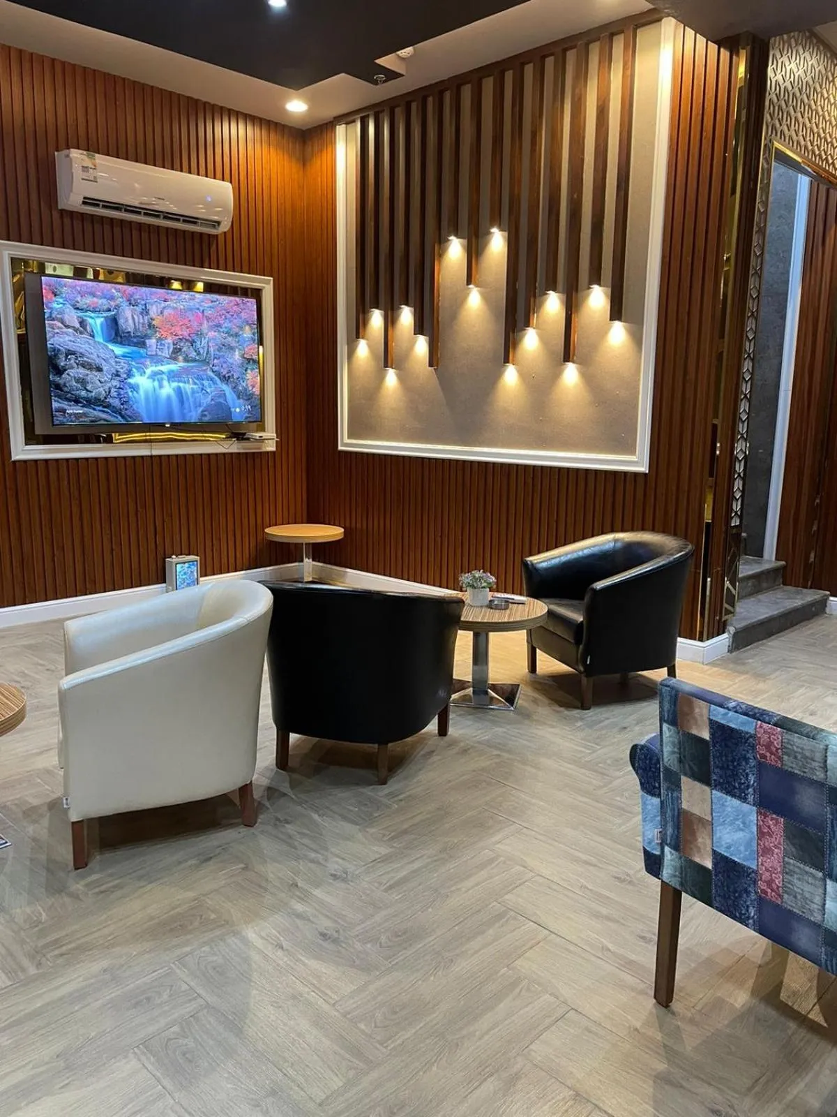 Seating area in Shyan Hotel