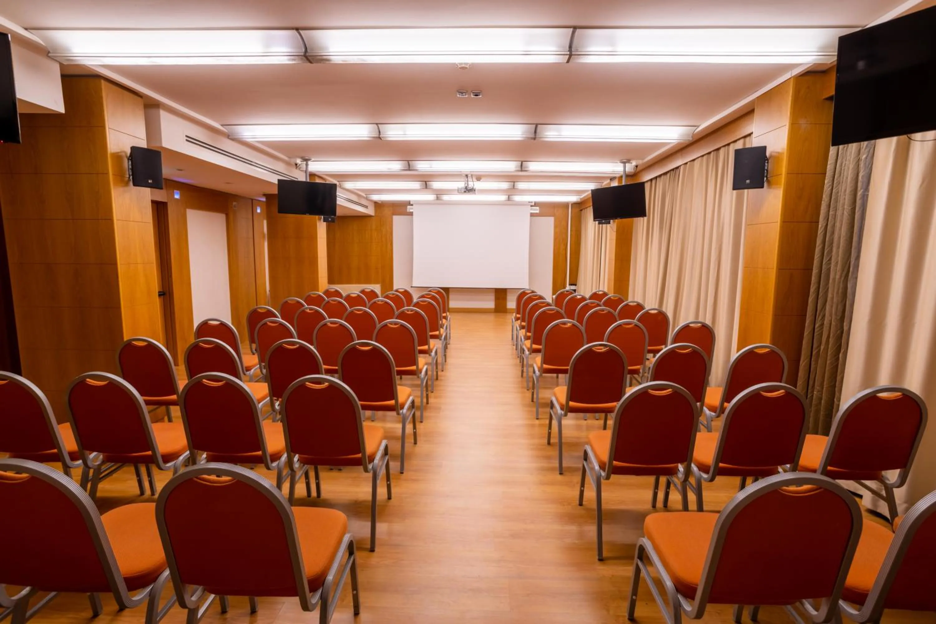 Business facilities in Papillo Hotels & Resorts Roma