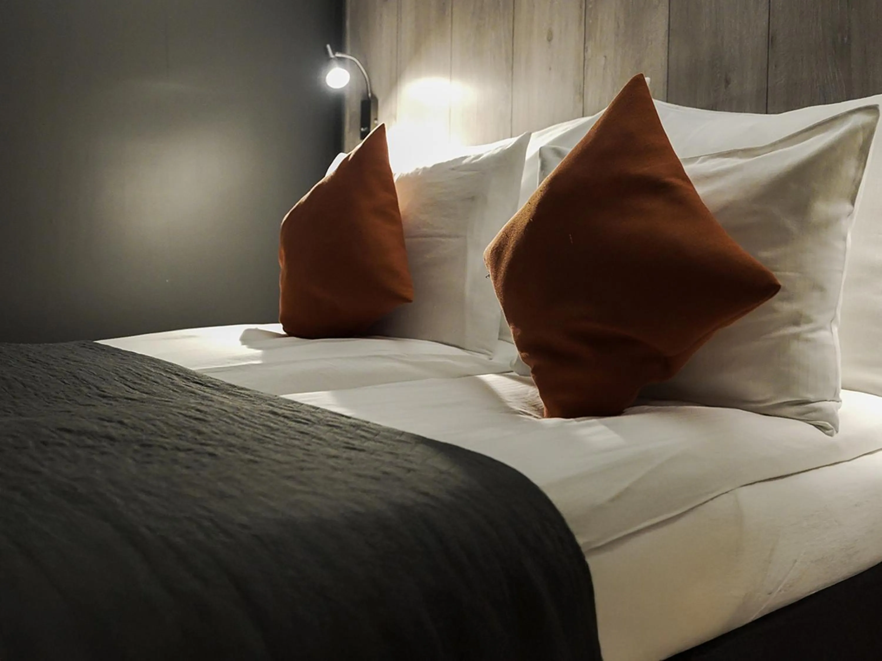 Bed in Arctic Panorama Lodge