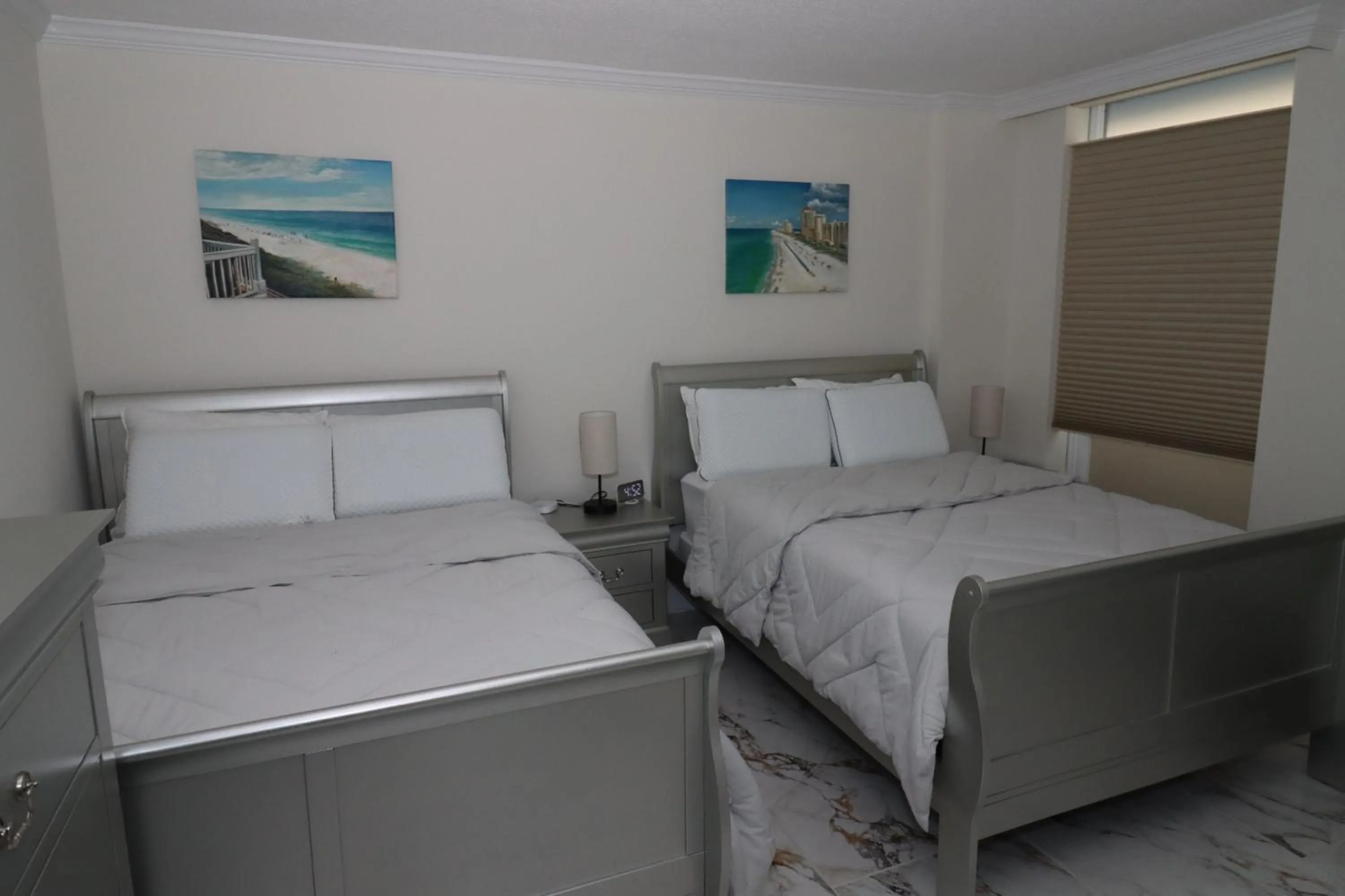 Bedroom, Bed in Beach Luxury Oceanfront