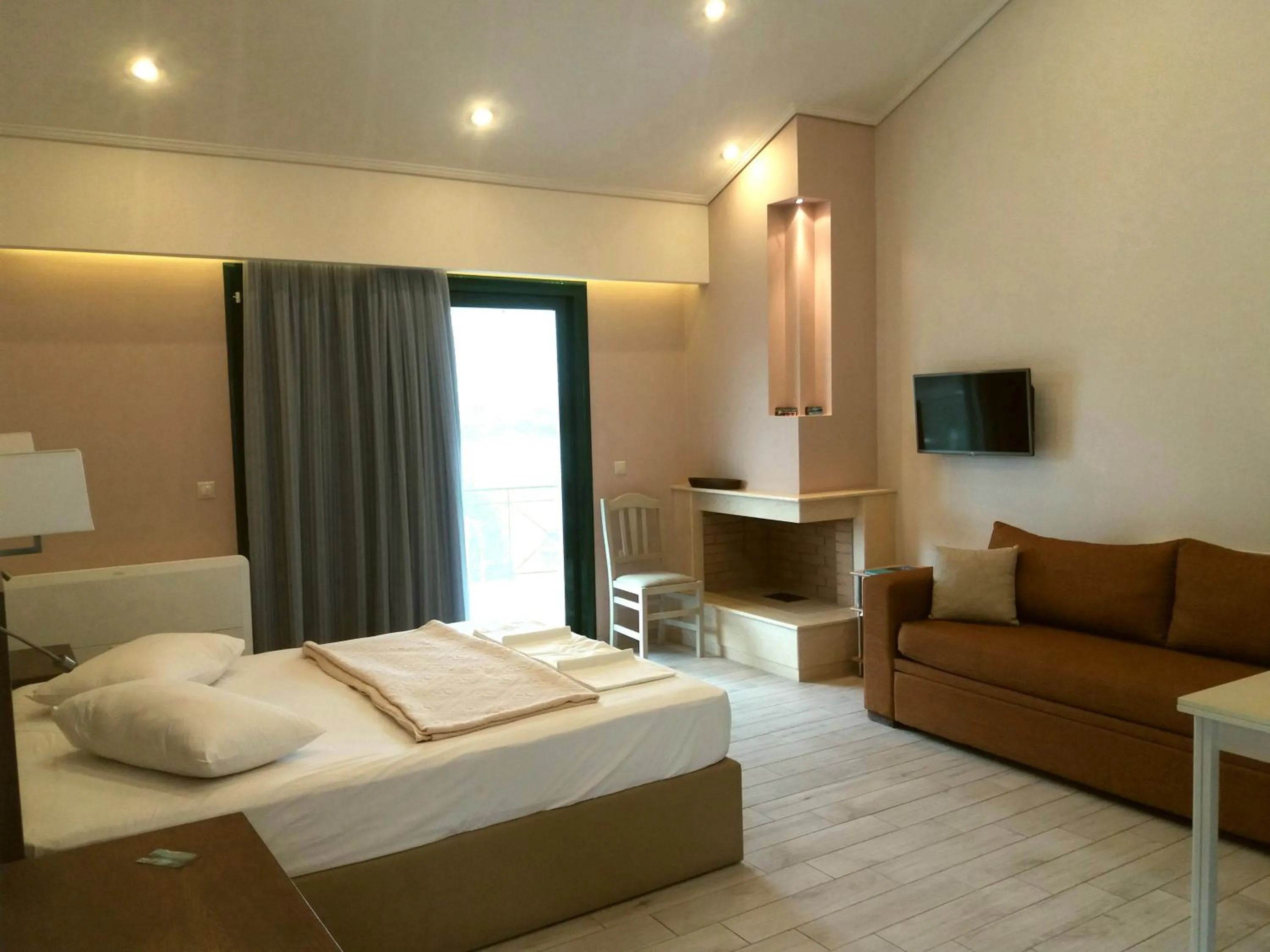 Photo of the whole room, Bed in Giannis Village Resort