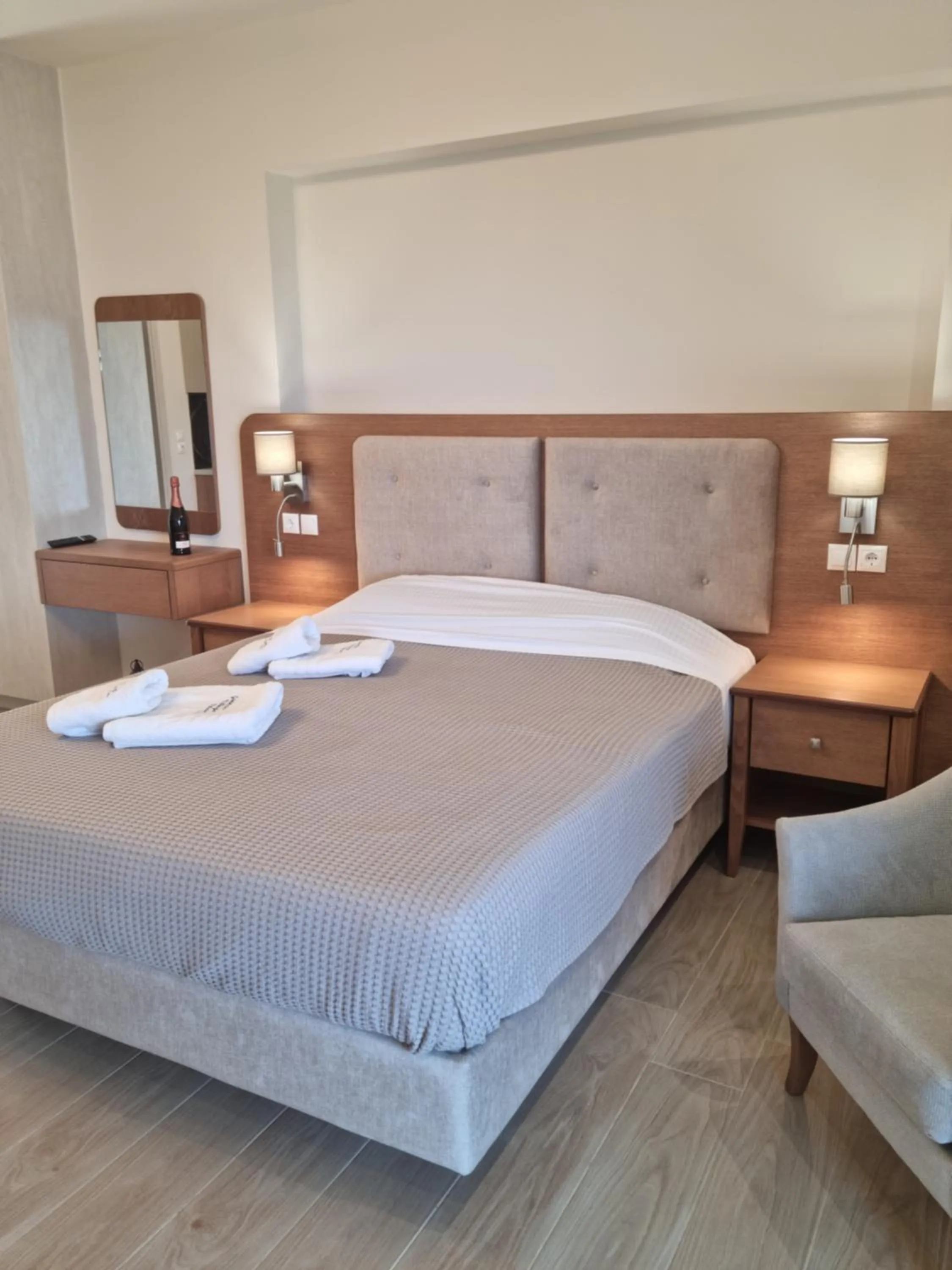 Property building, Bed in Giannis Village Resort