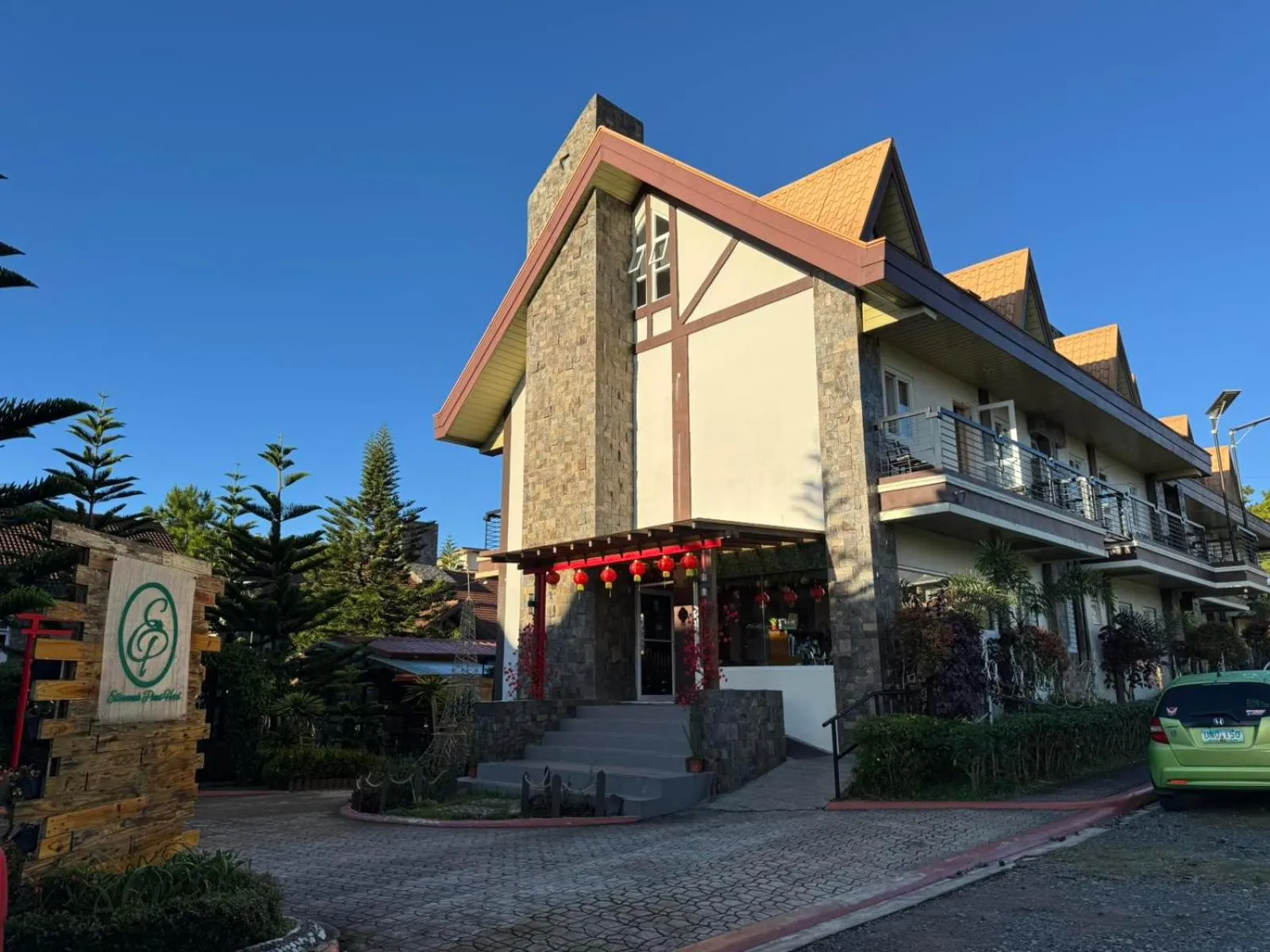 Elliannah Pines Hotel