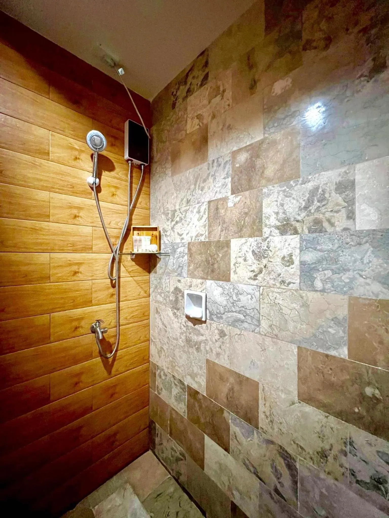 Shower in La Presca Hotel