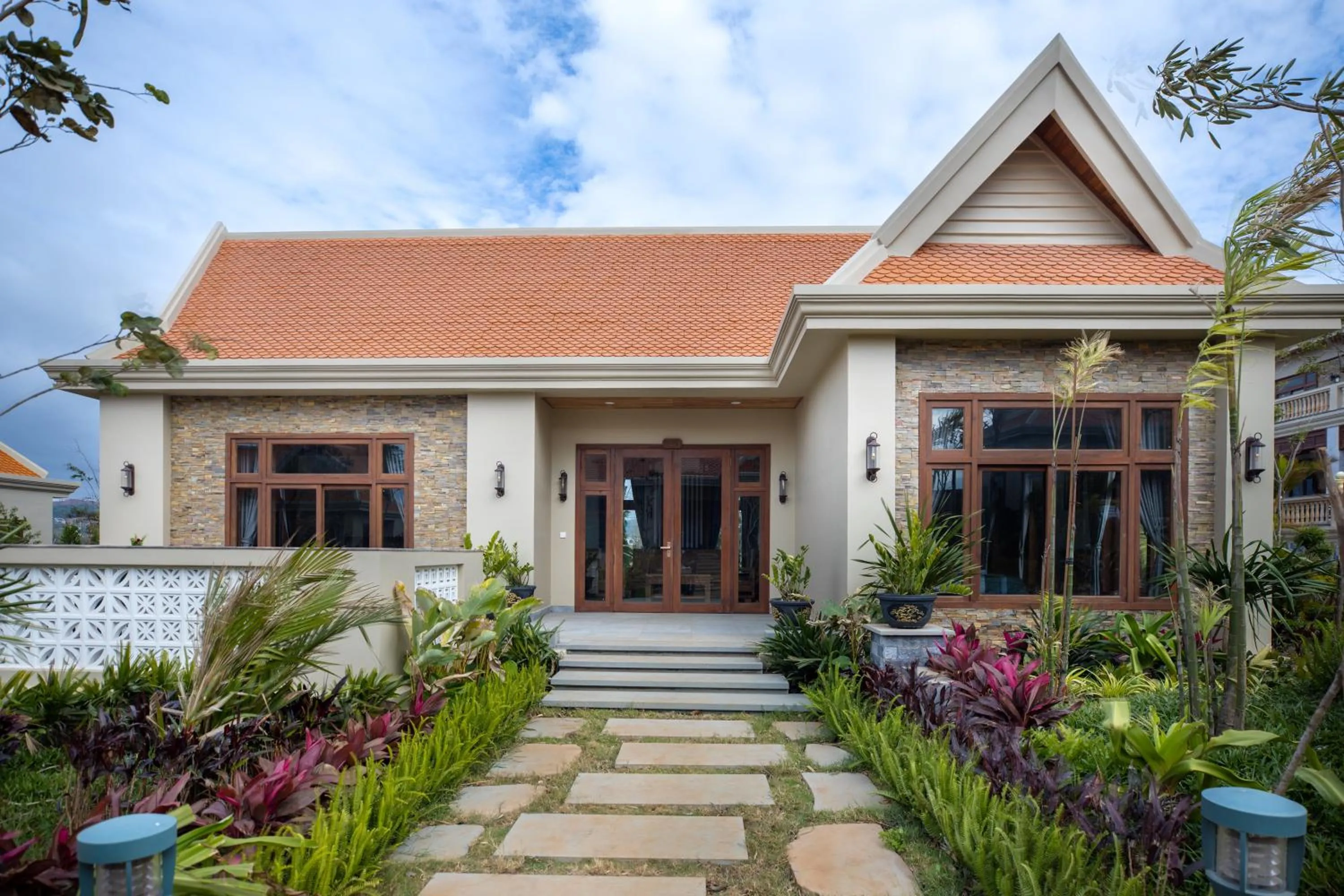 Property building in KNN Luxury Hill