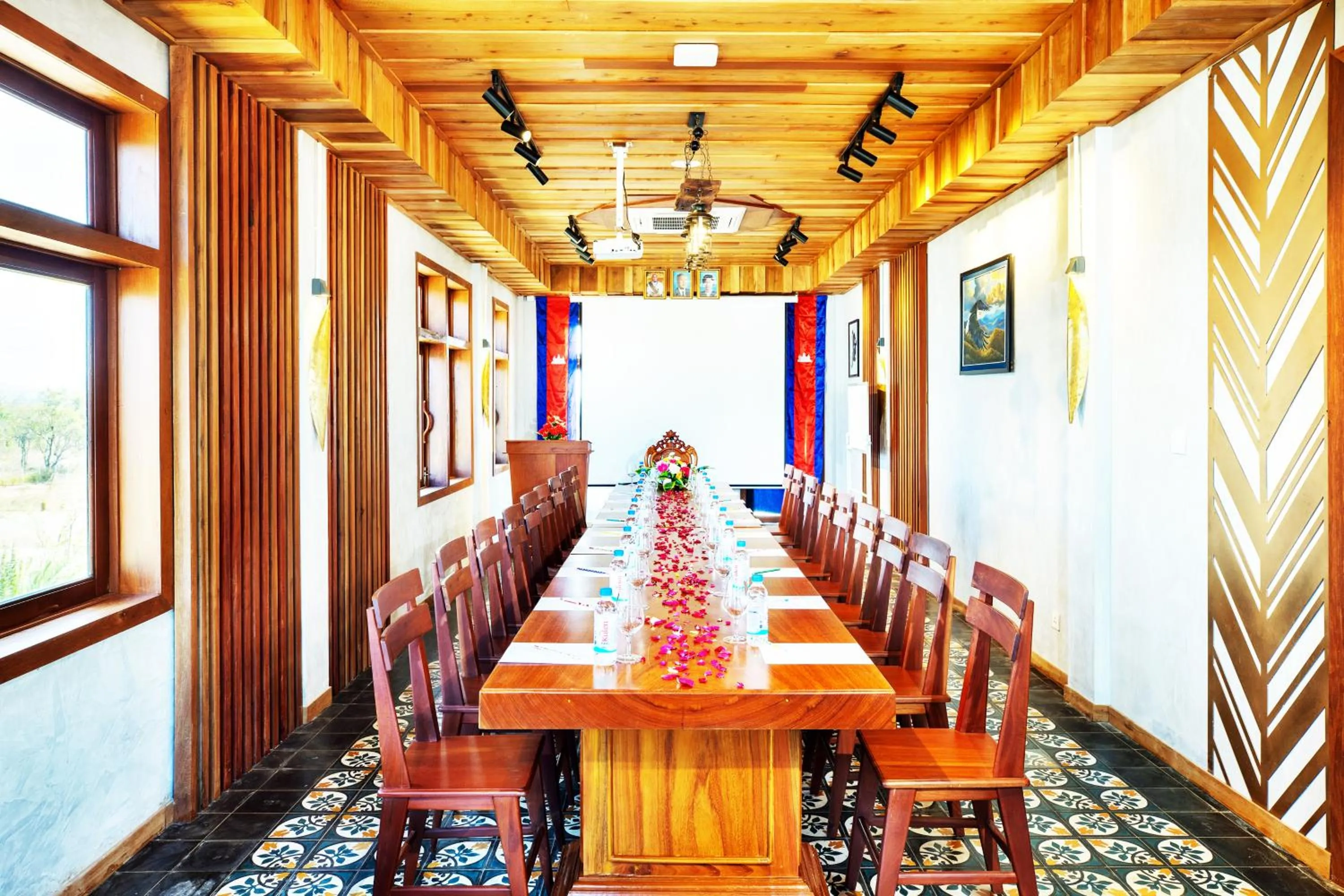 Dining area in KNN Luxury Hill