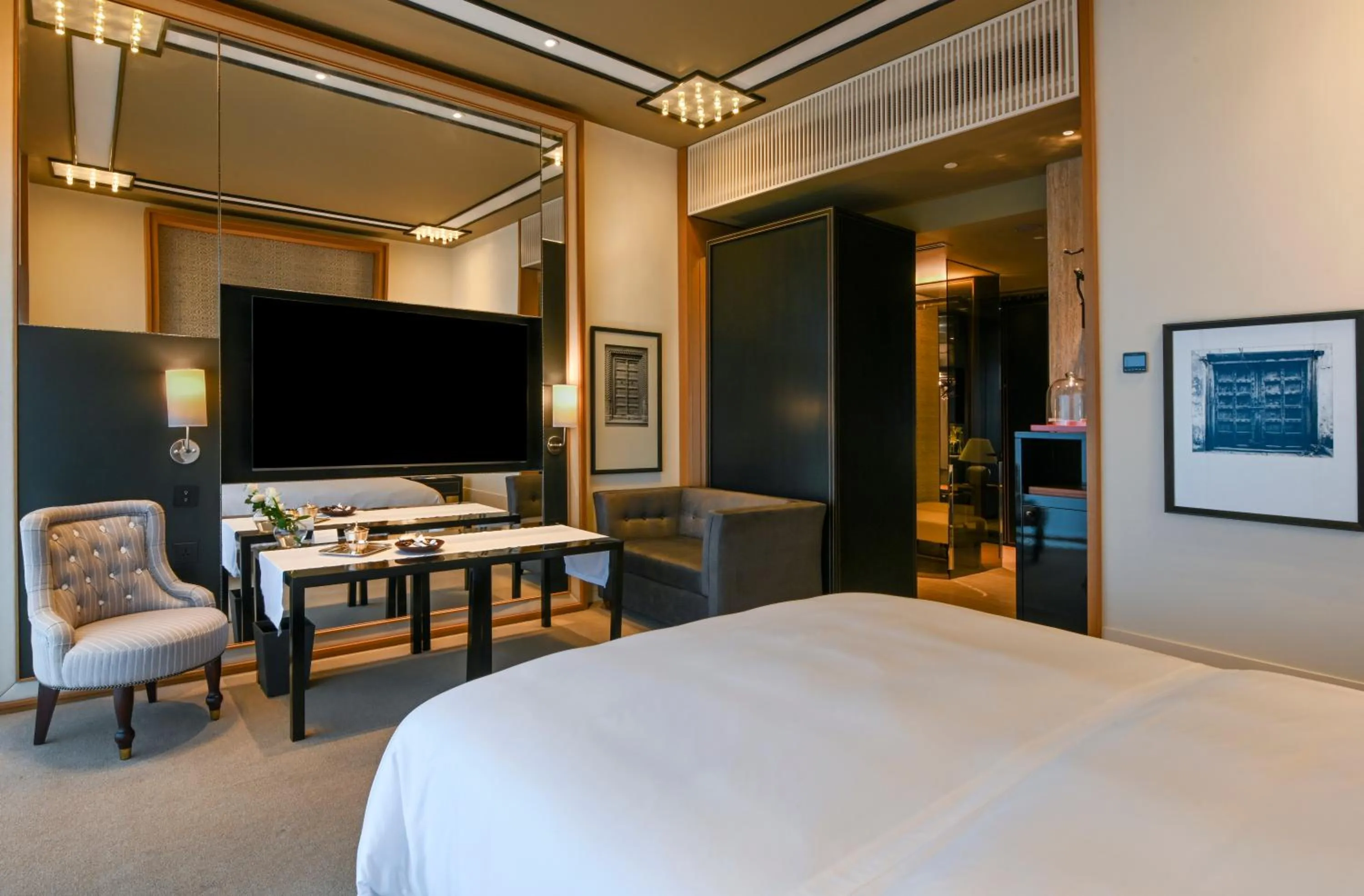 TV and multimedia, Bed in Grand Hyatt Gurgaon