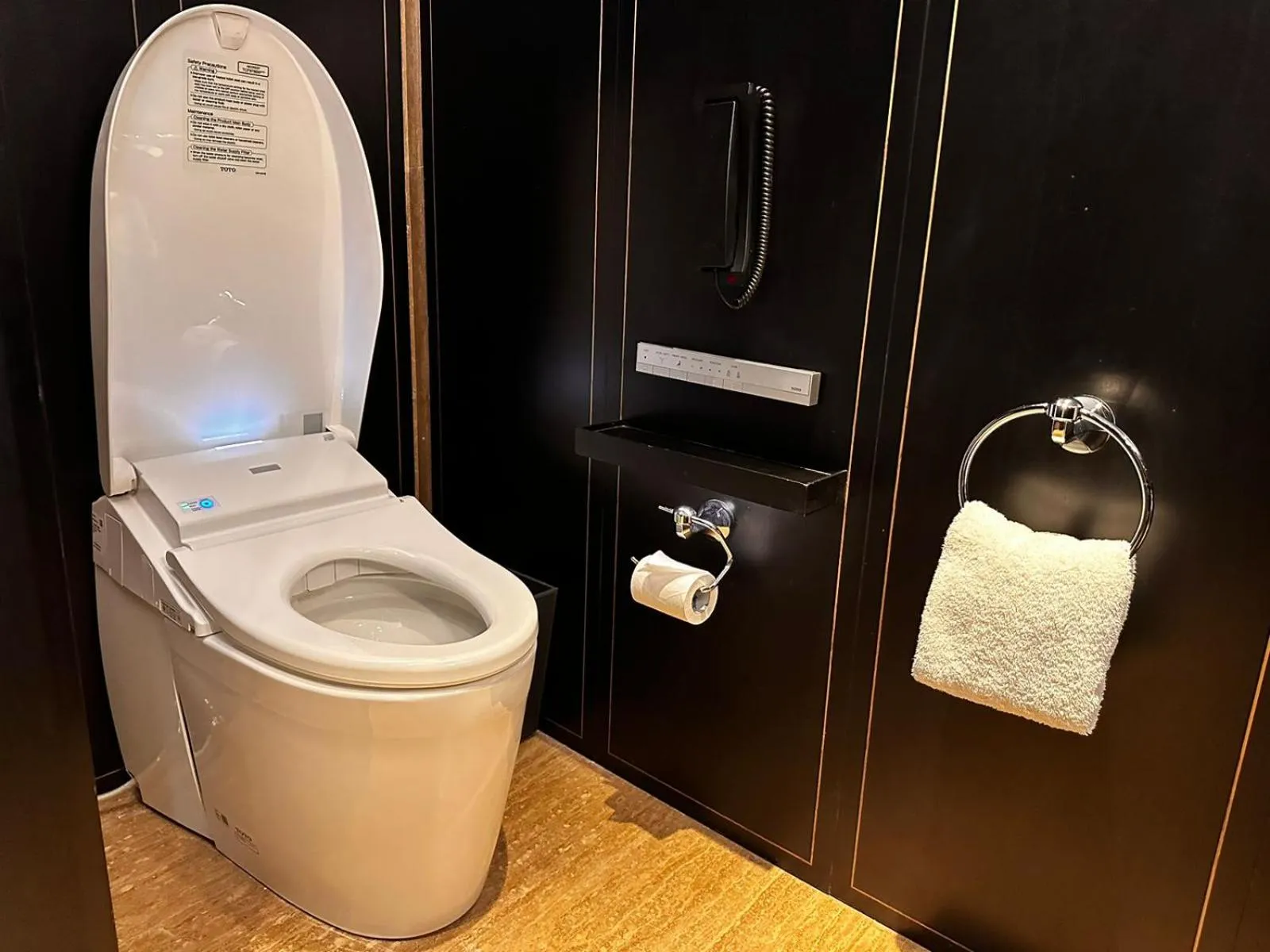 Toilet in Grand Hyatt Gurgaon