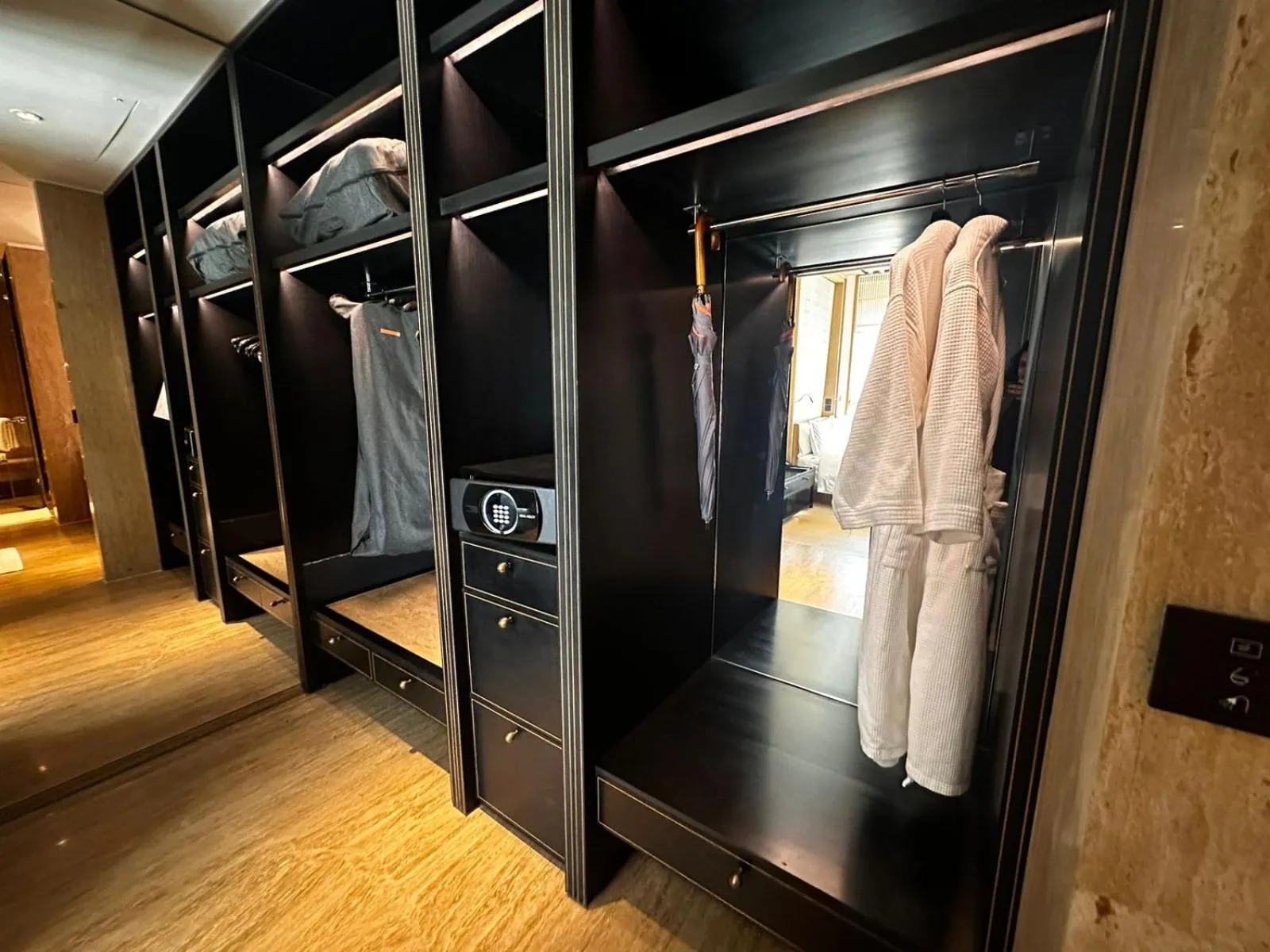 wardrobe in Grand Hyatt Gurgaon