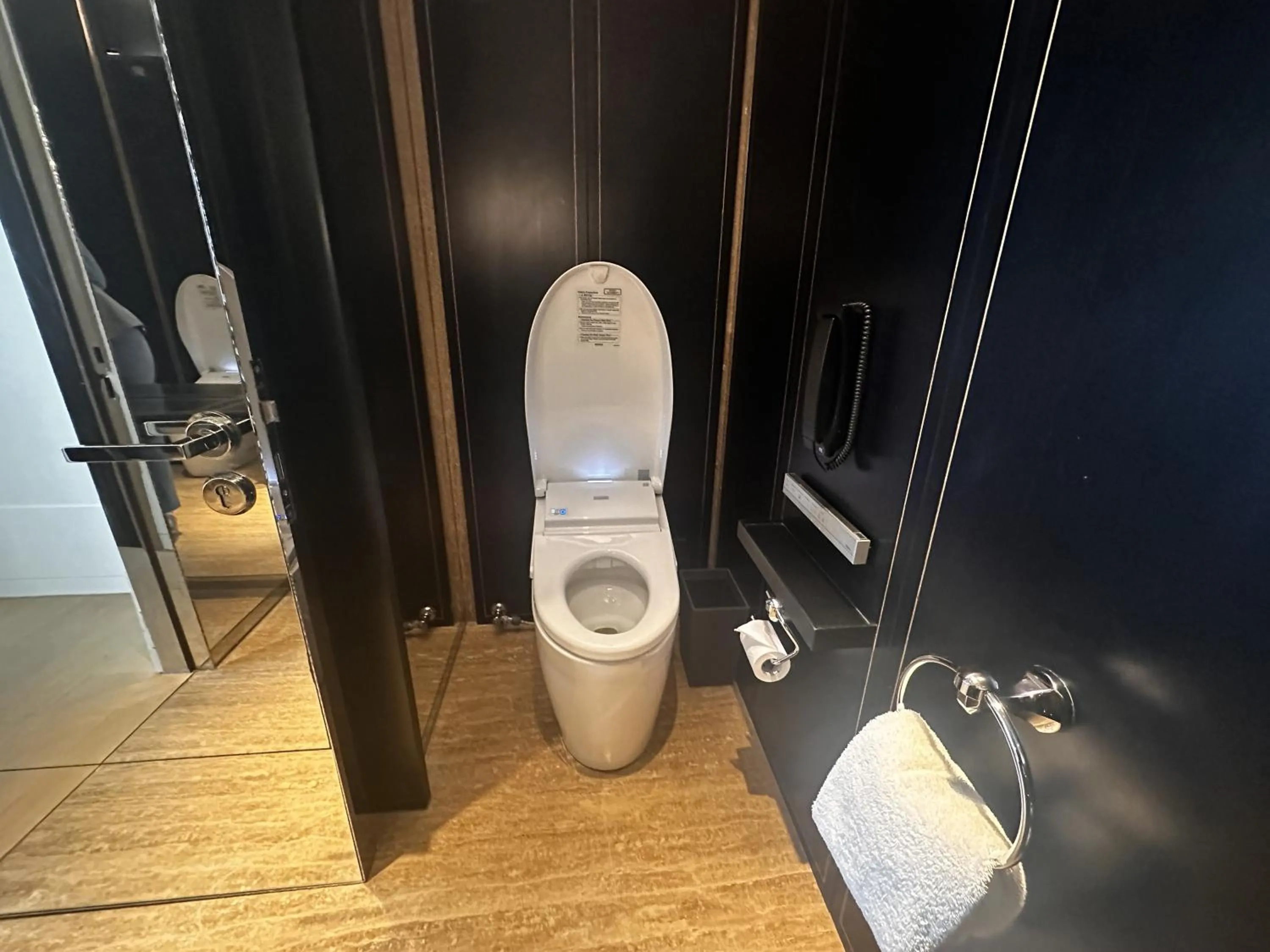 Toilet in Grand Hyatt Gurgaon