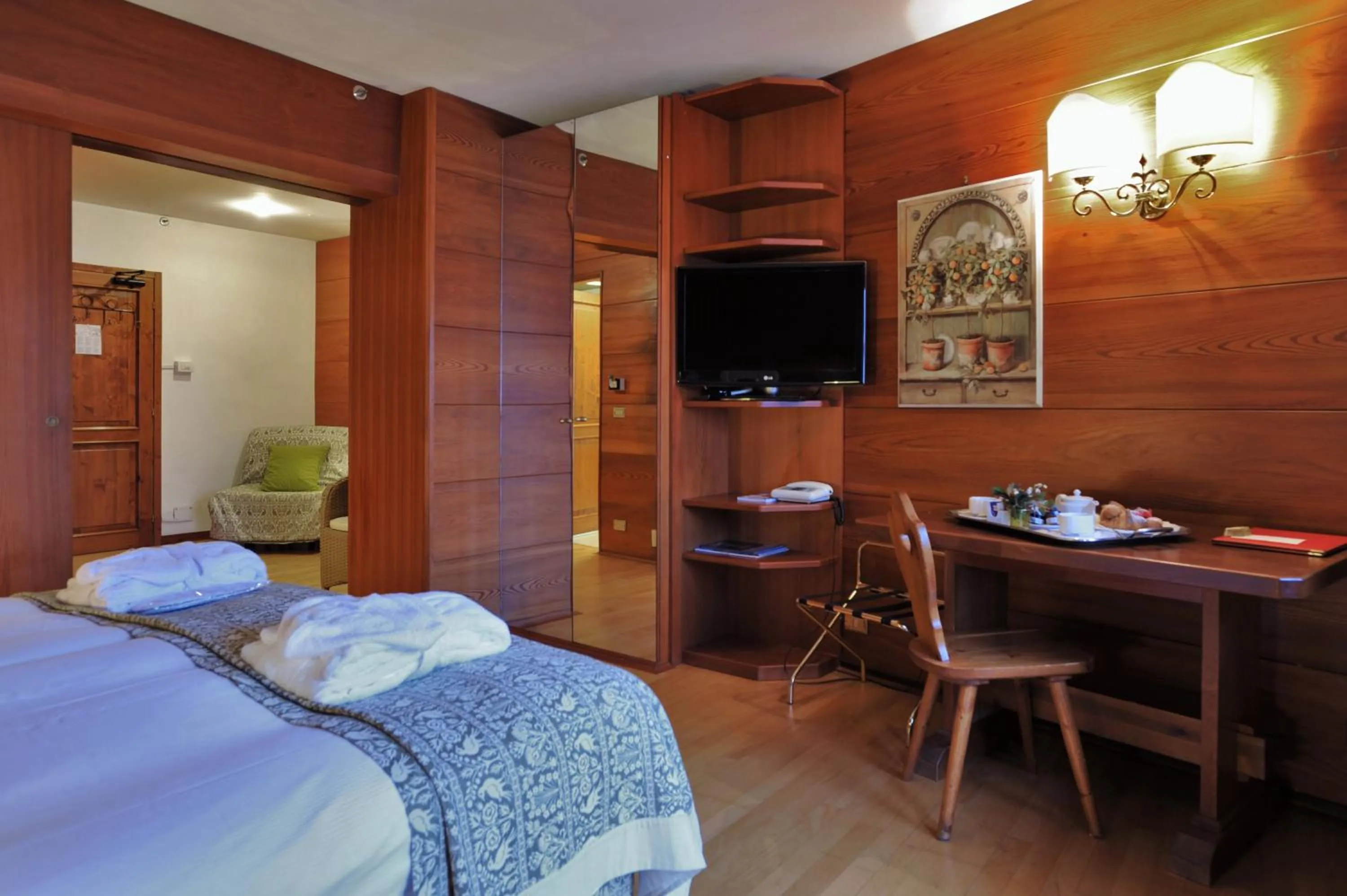 Bedroom, Bed in Hotel Mirage