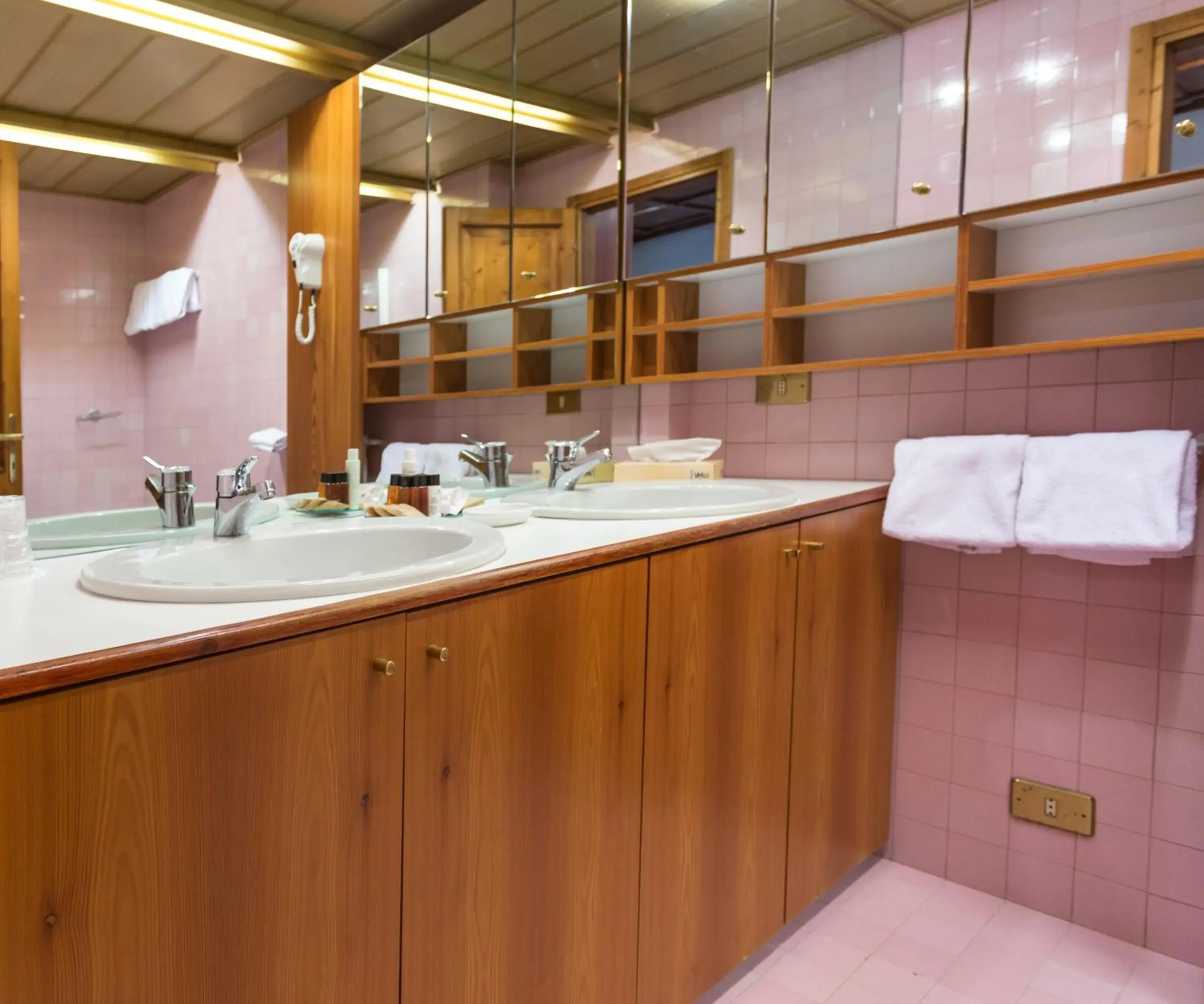 Junior Suite in Hotel Mirage Junior Suite in Hotel Mirage