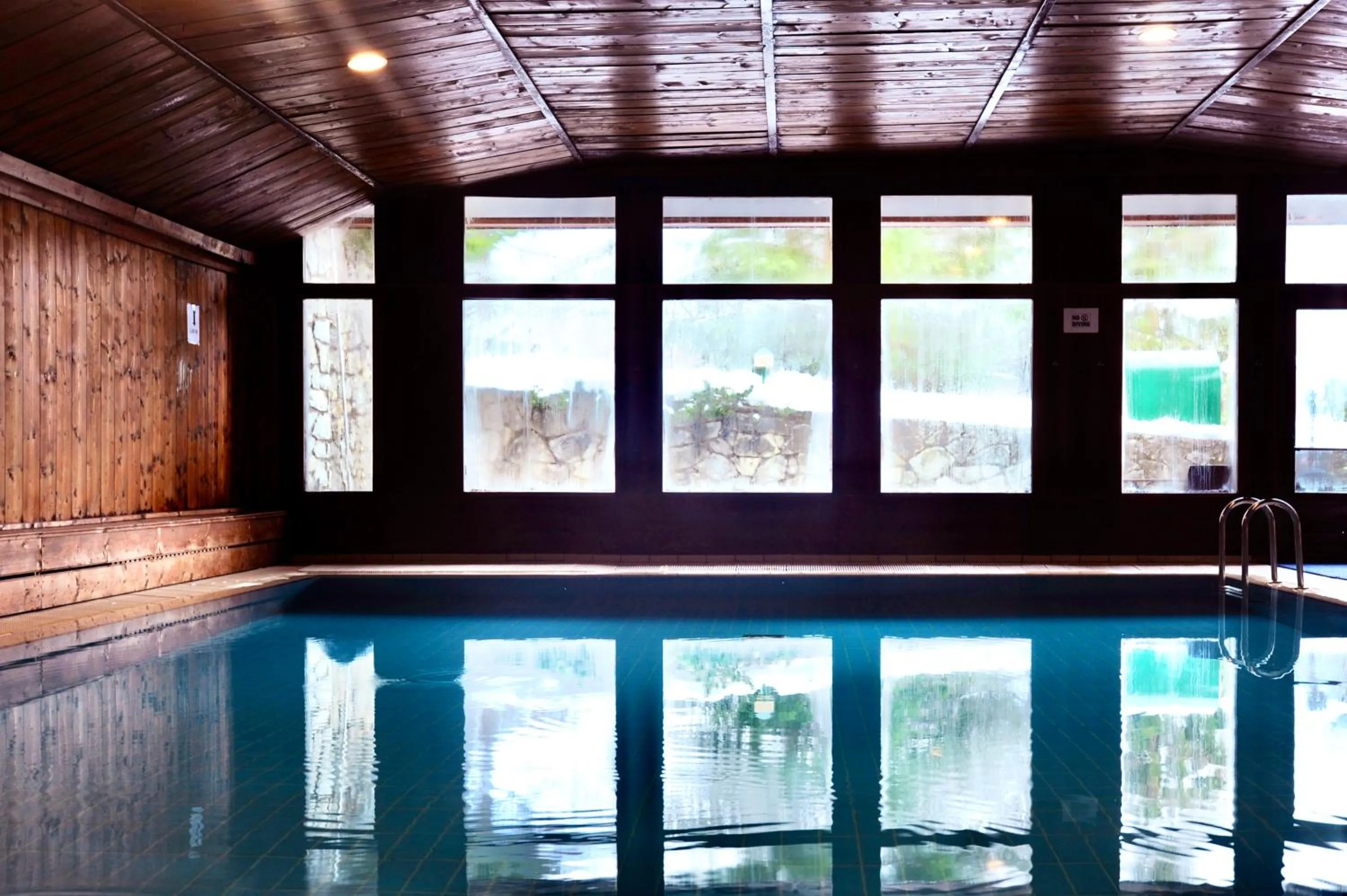 Pool view in Hotel Mirage