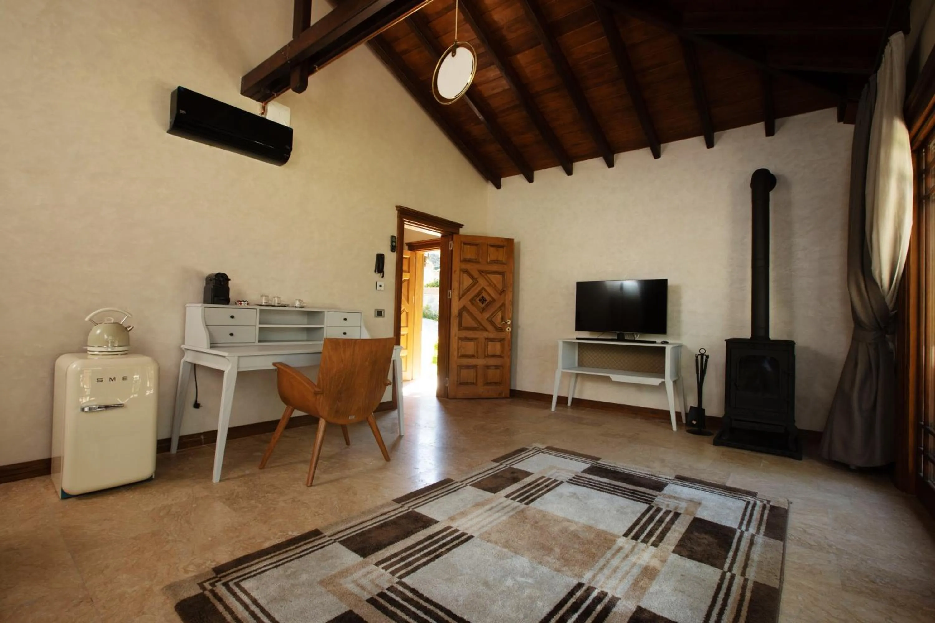 Living room in Casa Giallo Managed By Dedeman