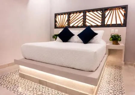 Bathroom, Bed in The Garden Suites