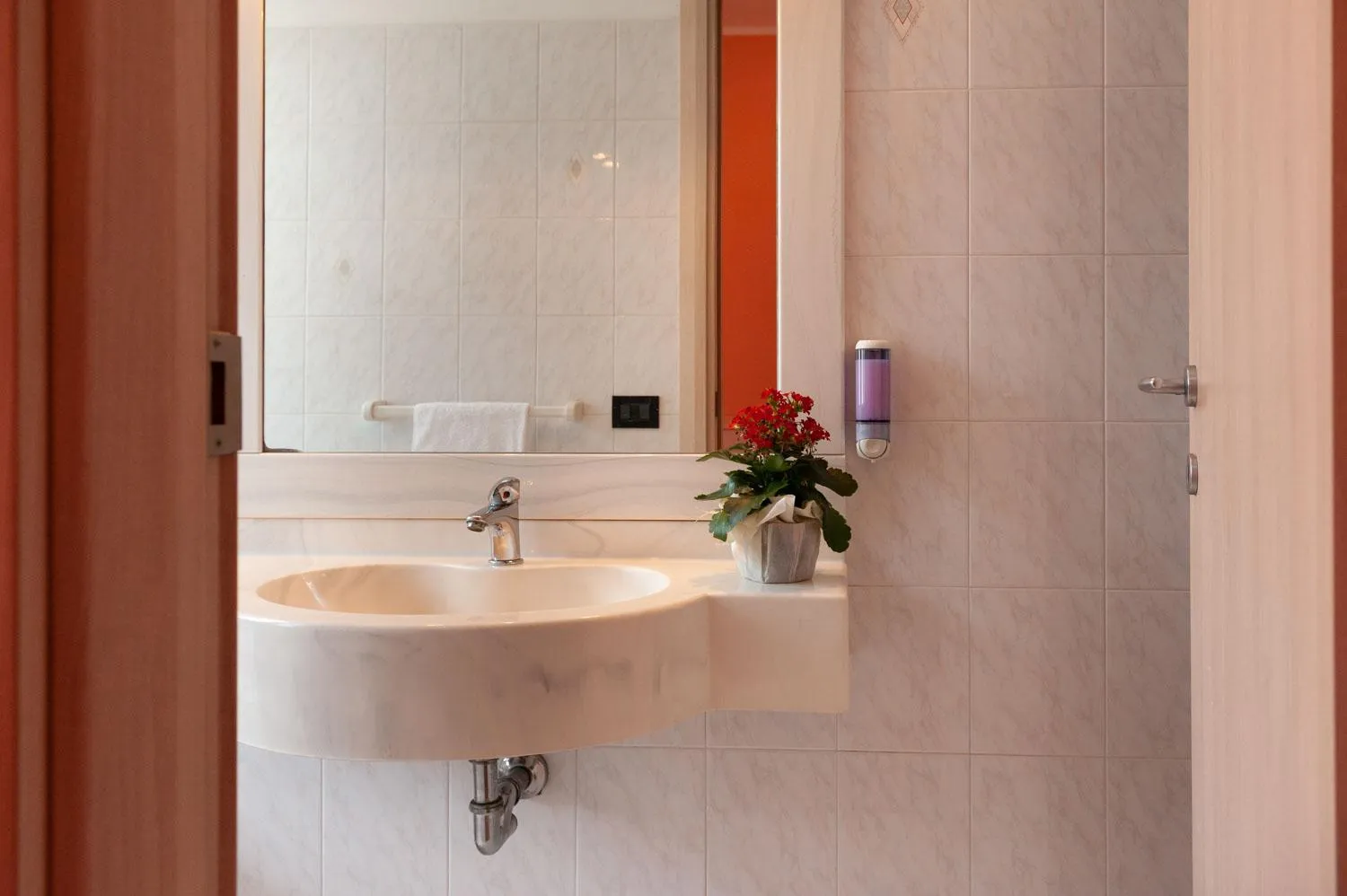 Bathroom in Hotel Mondial