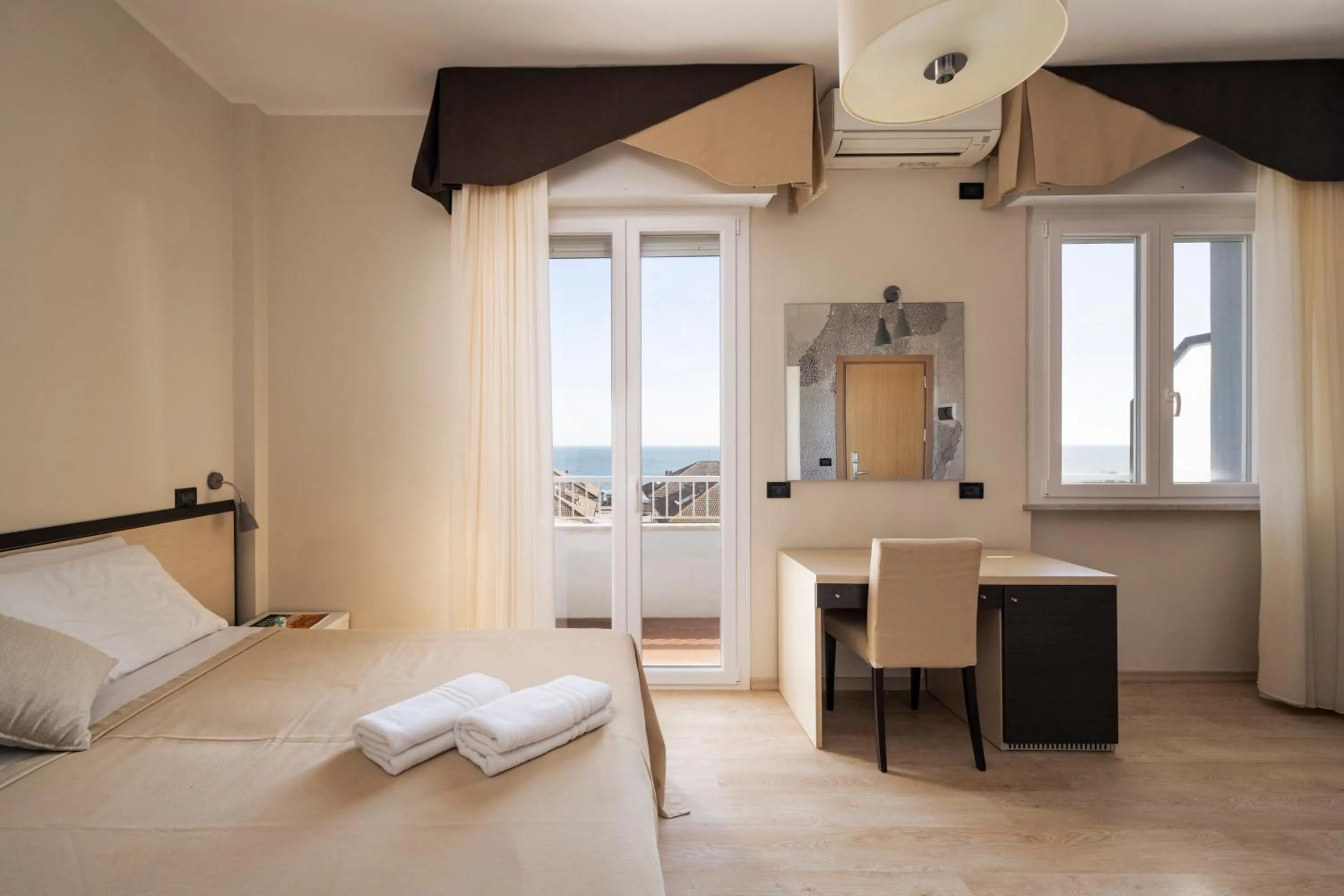 Natural landscape, Bed in Hotel Mondial