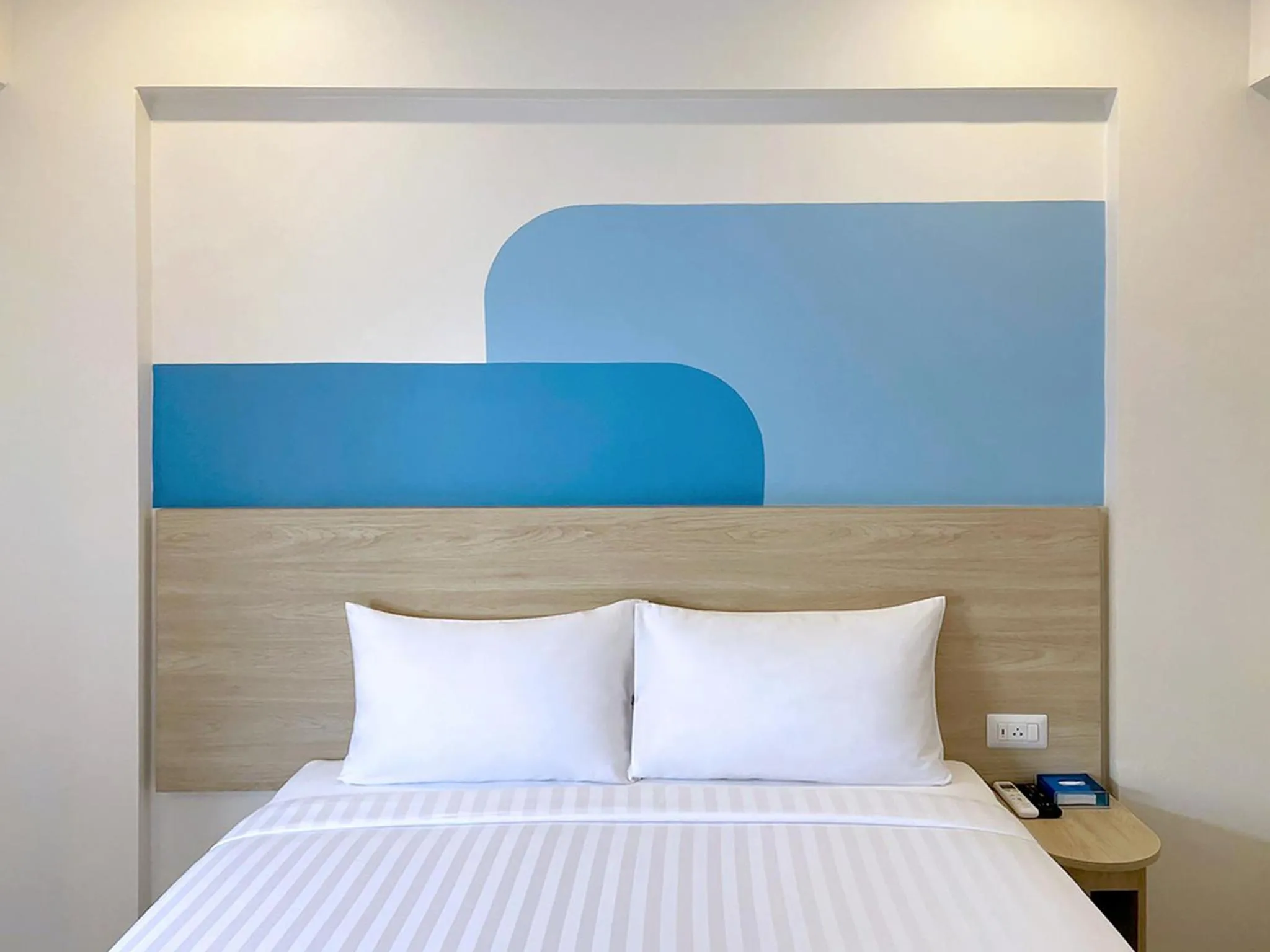 Bedroom, Bed in HOP INN Bangkok Onnut Station