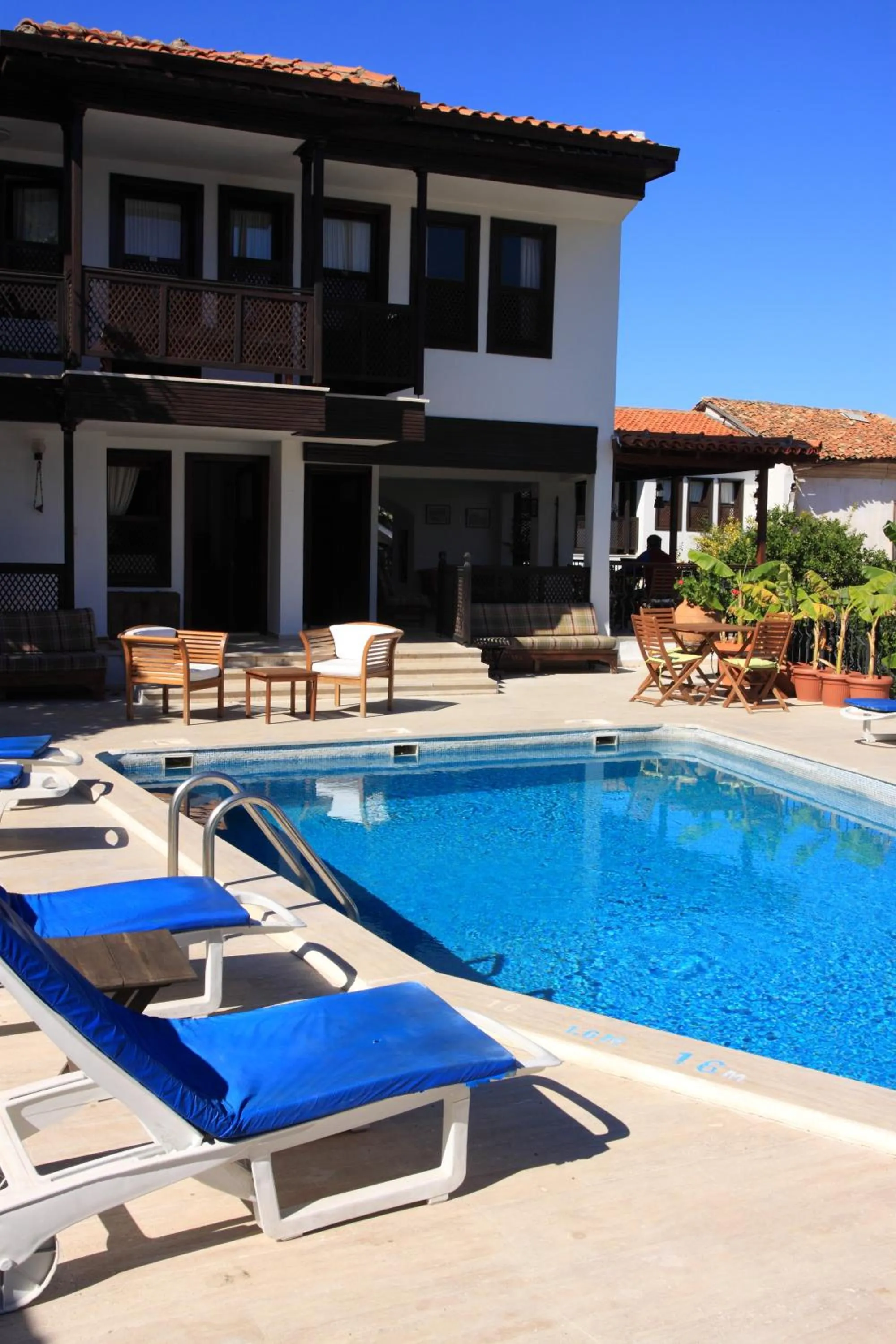 Swimming pool in Villa Konak Hotel