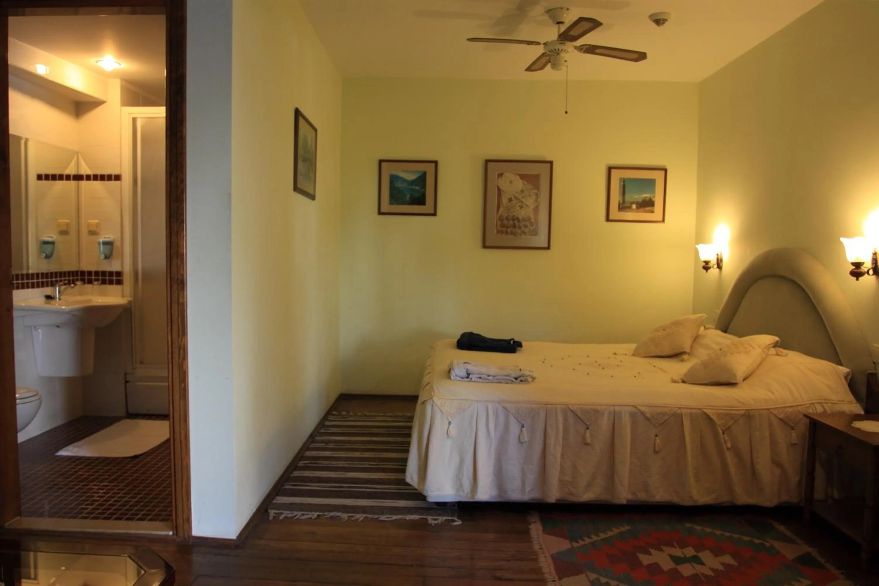 Bedroom, Bed in Villa Konak Hotel