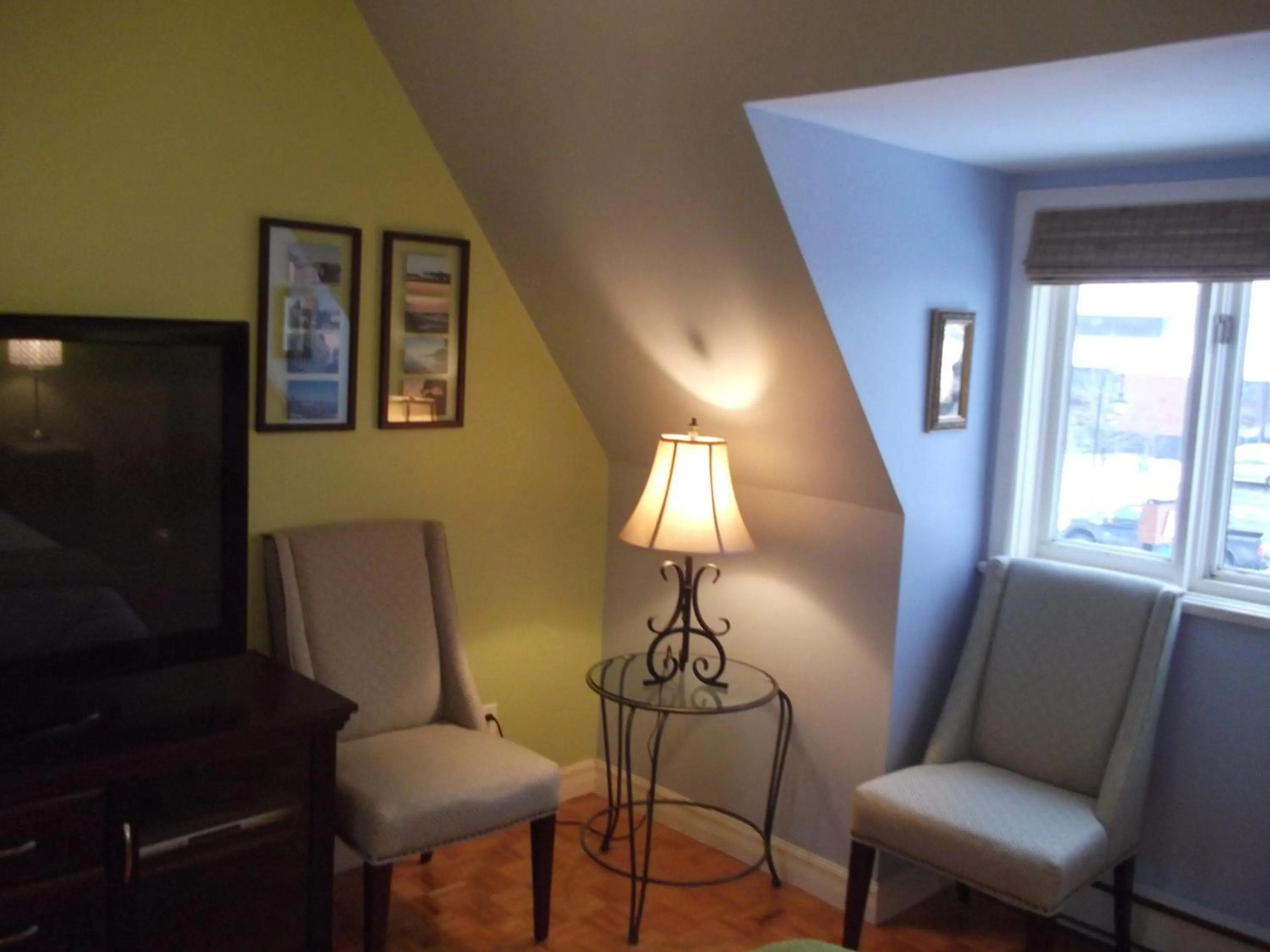 Decorative detail in Au Gîte de la Chute