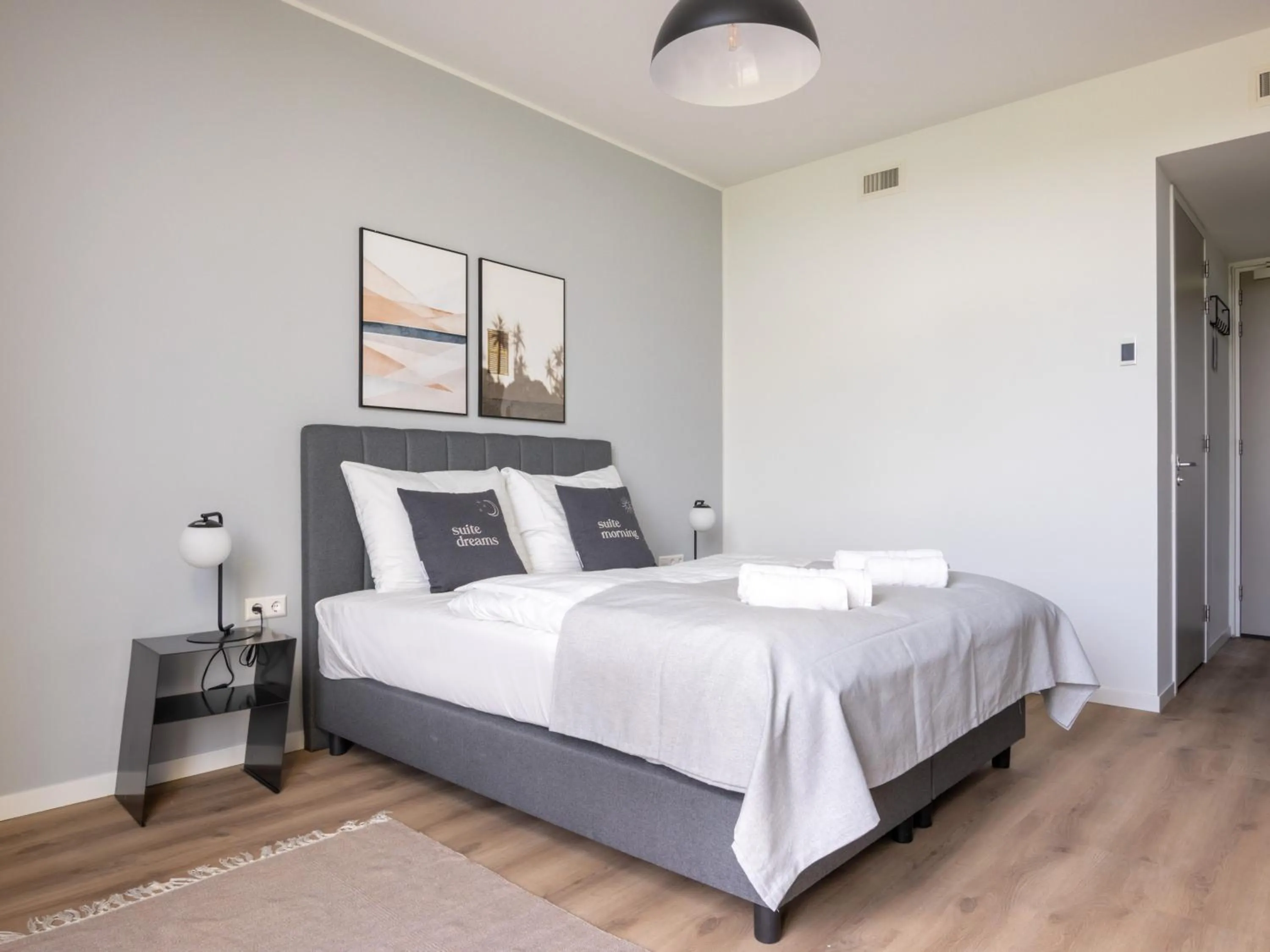 Bed in Limehome Eindhoven Gashouder