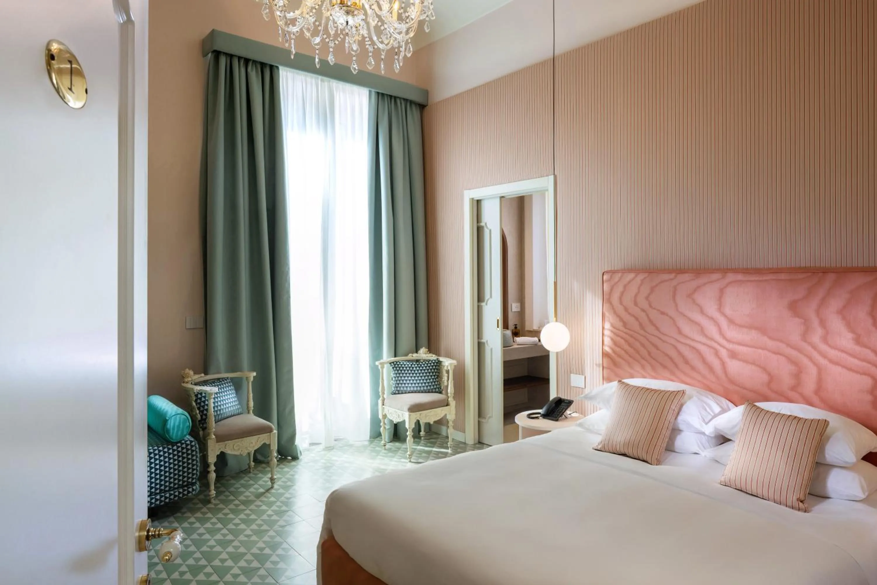 Bed in Hotel Villa Taormina