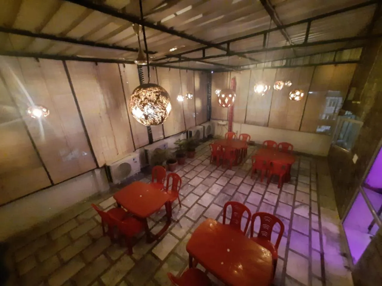 Restaurant/places to eat in AK Residency