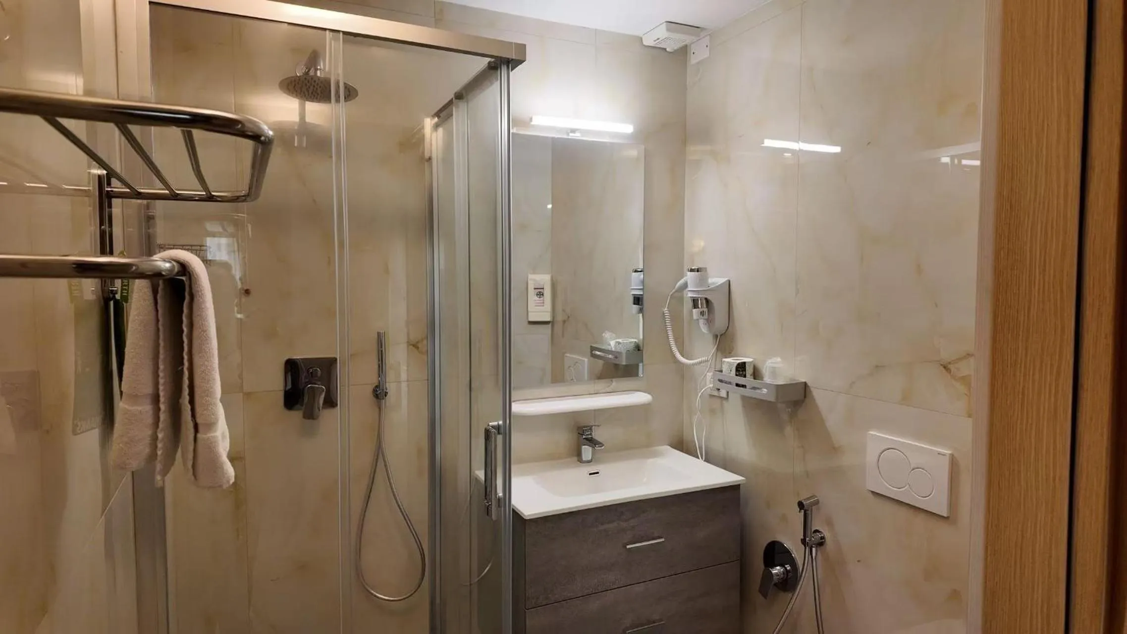 Bathroom in Hotel Brianza